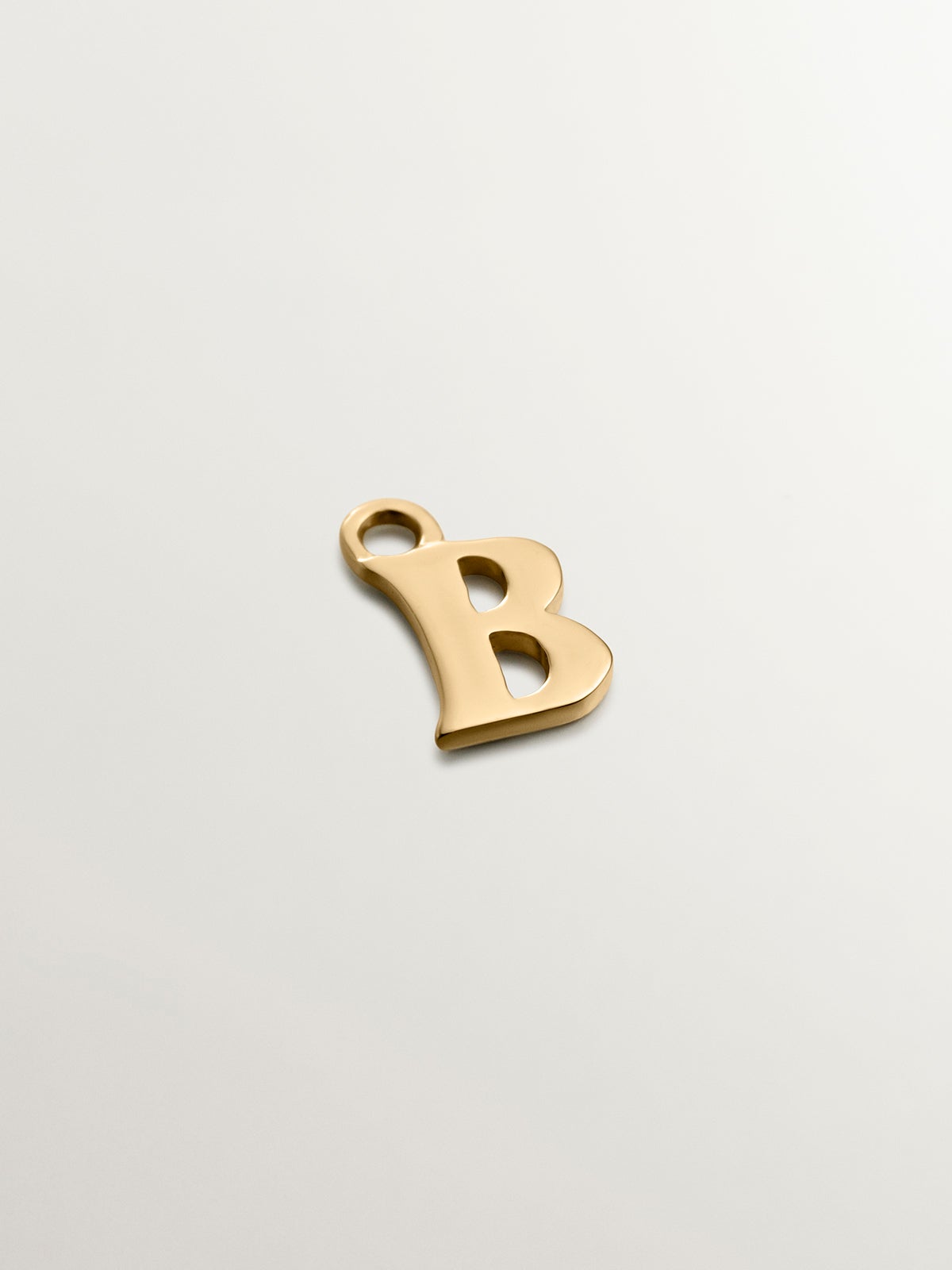 Charm de oro amarillo de 14K con letra B