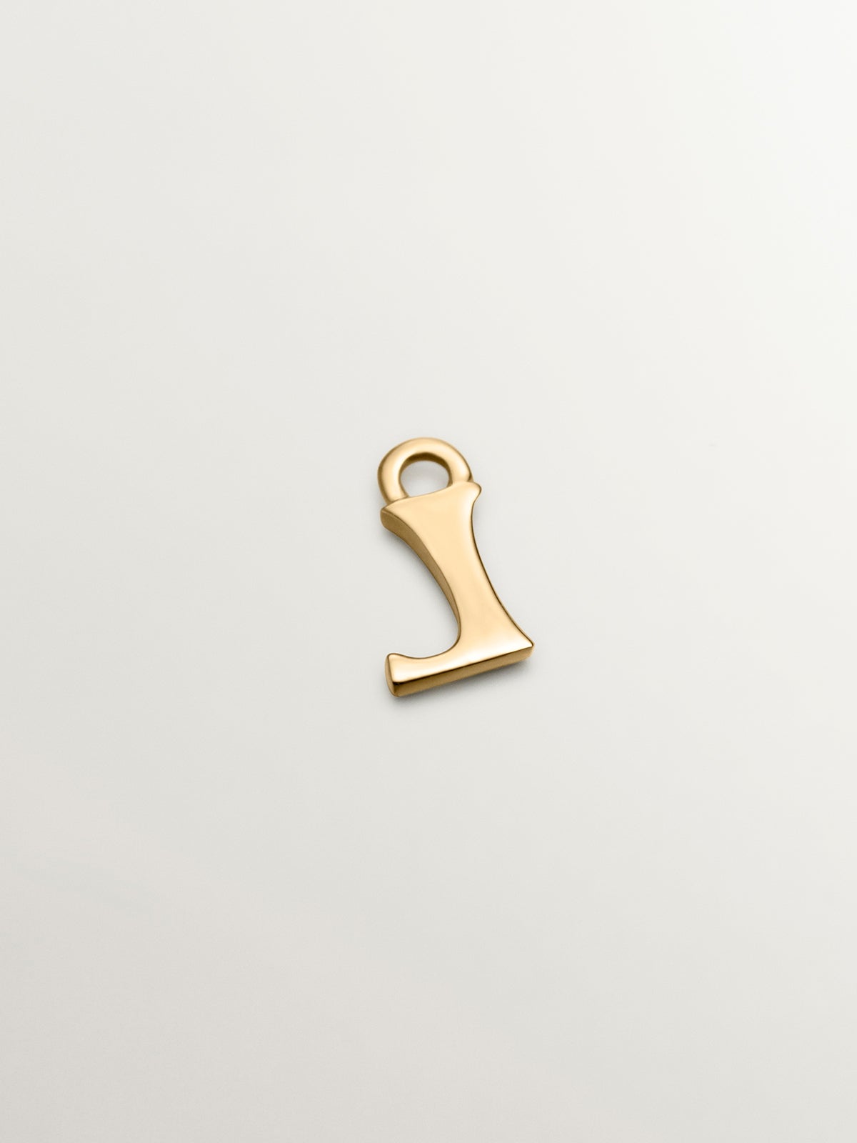 Charm de oro amarillo de 14K con letra L