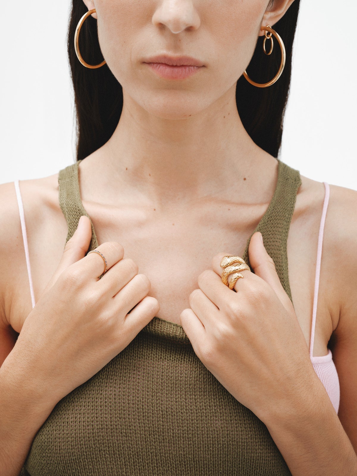 Anillo ancho de plata 925 bañada en oro amarillo de 18K con forma de serpiente