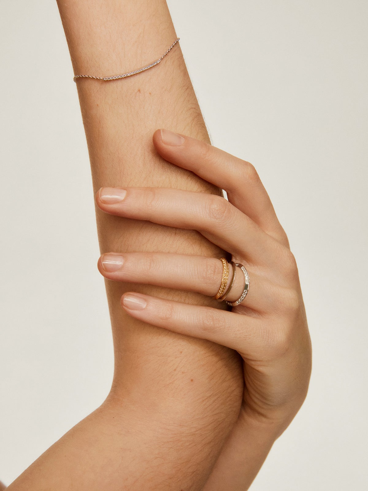 Pulsera de oro blanco de 18K con diamantes