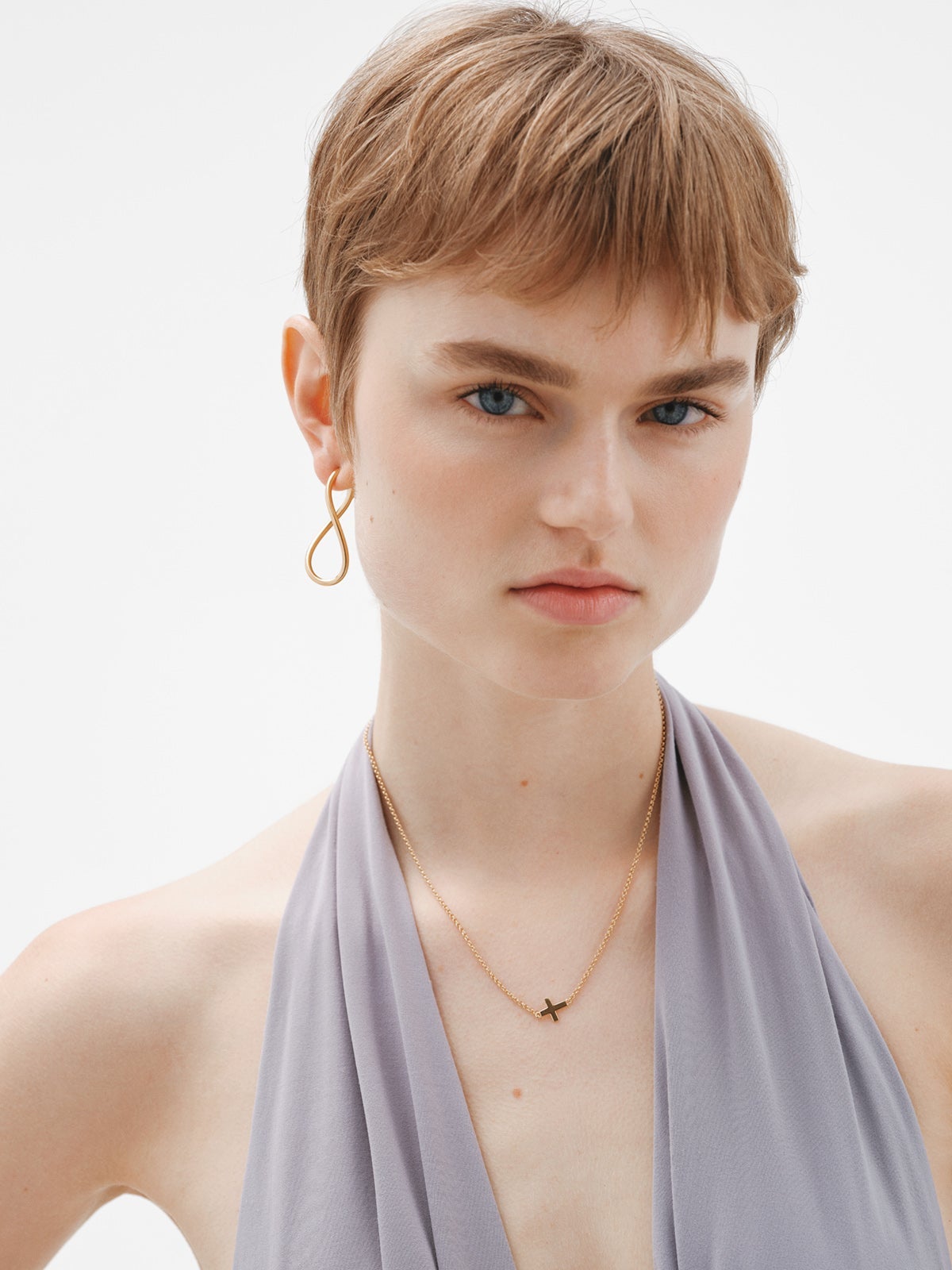 Colgante de plata 925 bañada en oro amarillo de 18K con cruz