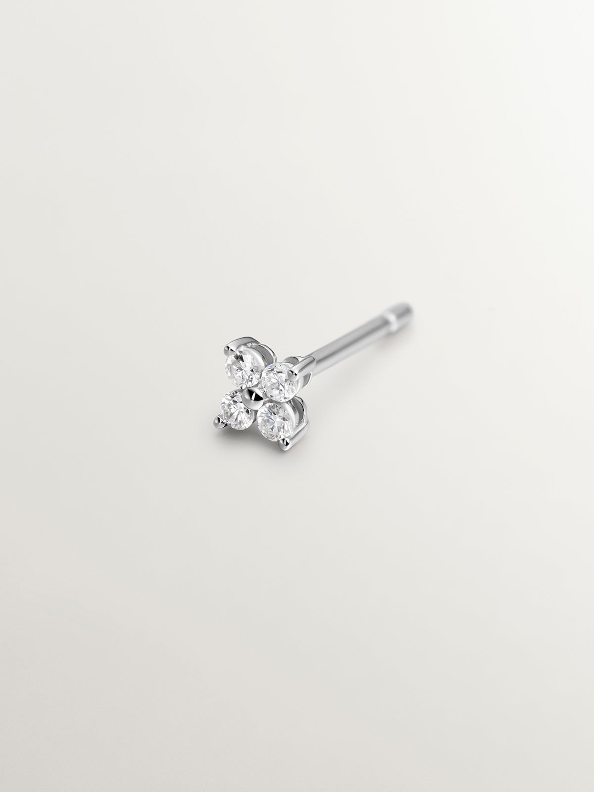 Pendiente individual de oro blanco de 18K con diamantes