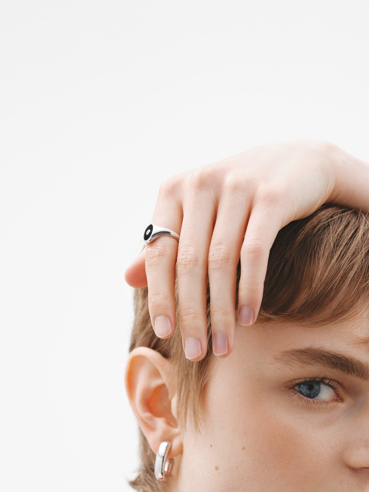 Pendientes de aro pequeños ovalados de plata 925