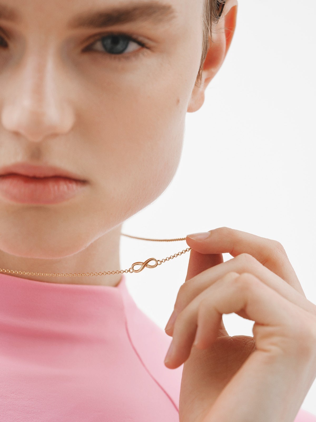 Colgante de plata 925 bañada en oro amarillo de 18K con infinito