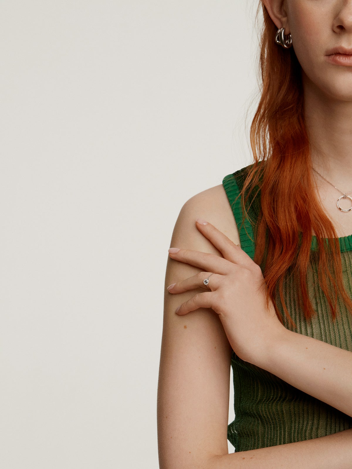 Anillo de plata 925 con topacio azul y zafiros blancos