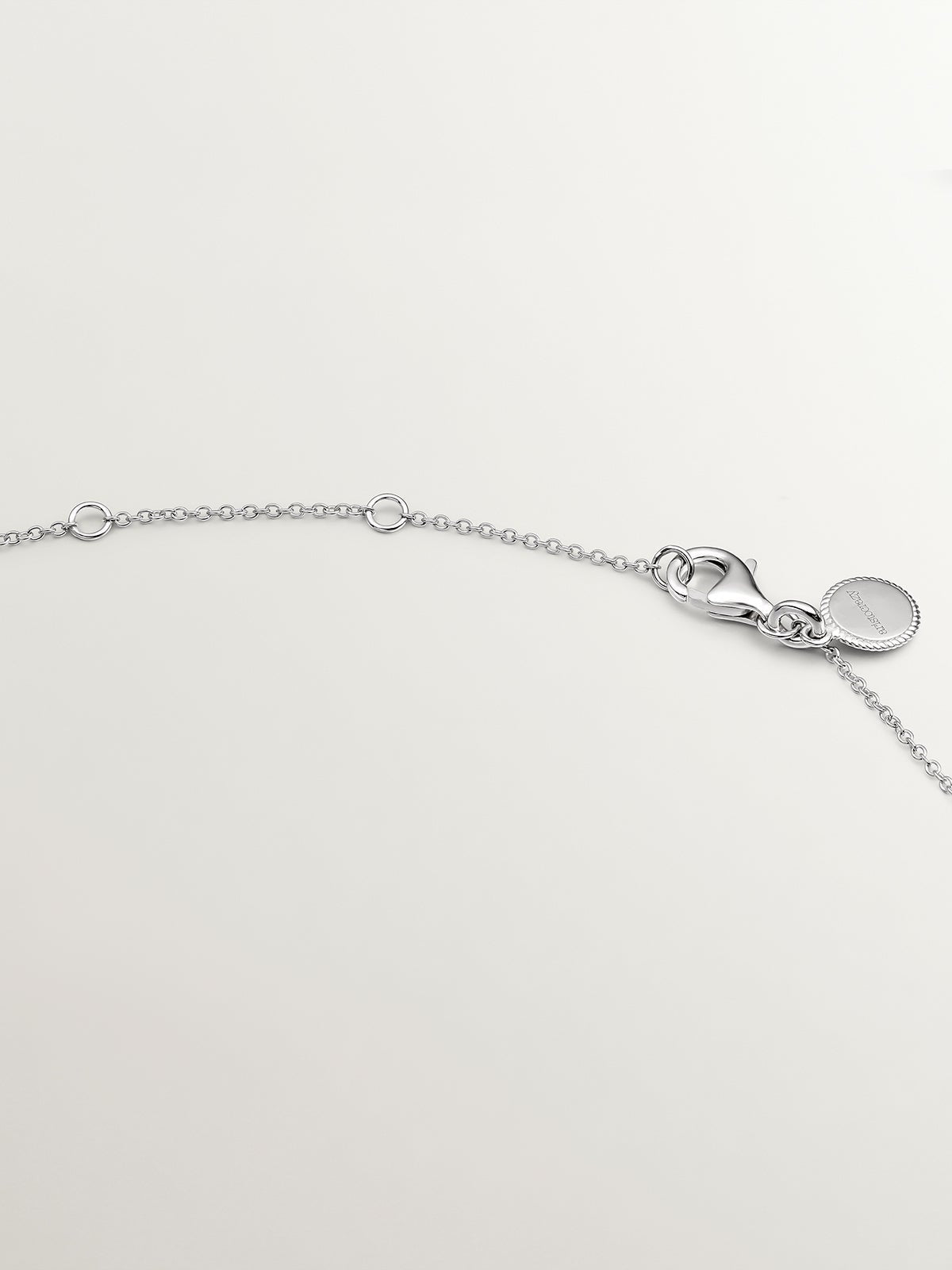 Colgante de plata 925 con círculo de espinelas negras