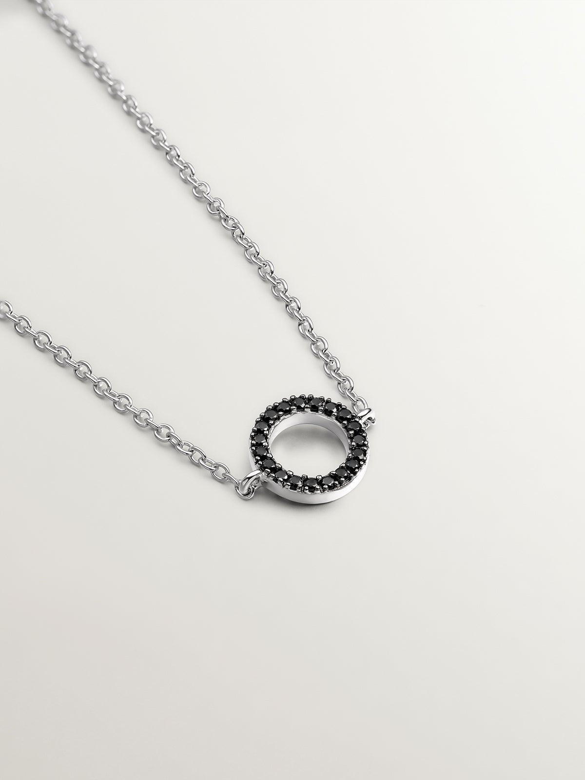 Pulsera de plata 925 con círculo de espinelas negras