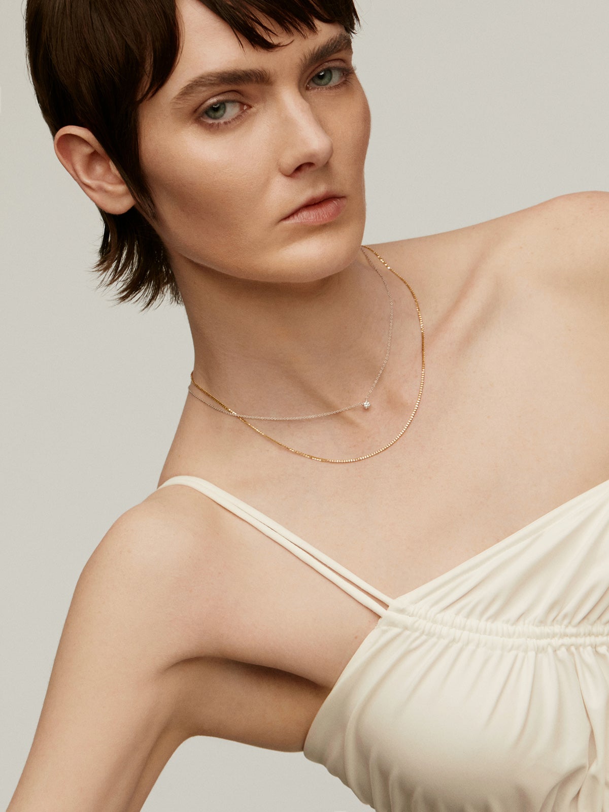 Colgante de oro blanco de 18K con diamante 0,20 cts