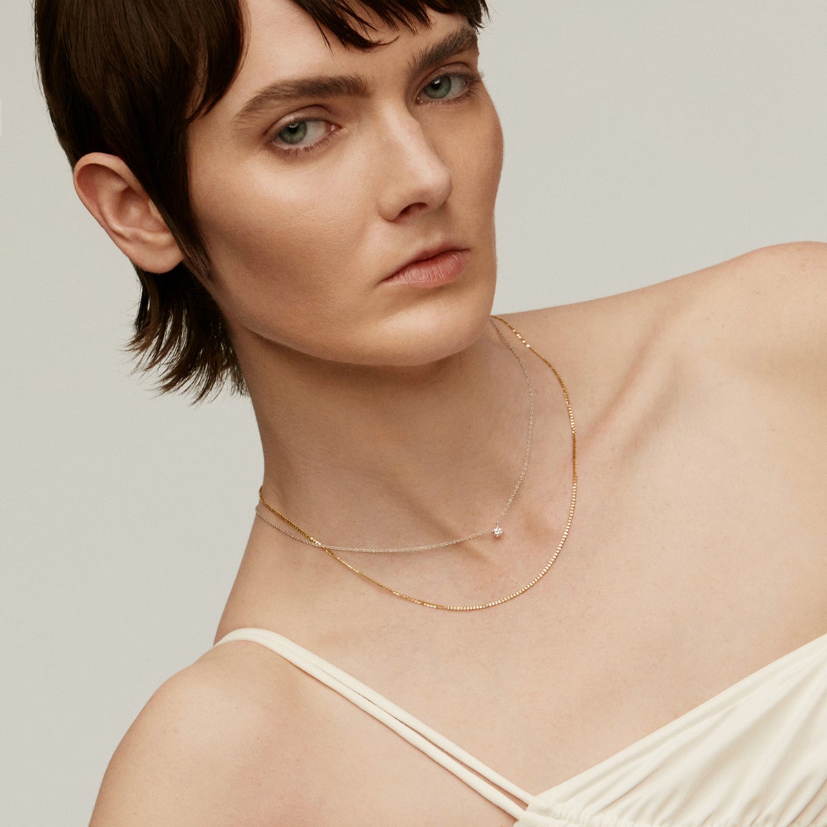 Colgante de oro blanco de 18K con diamante 0,20 cts