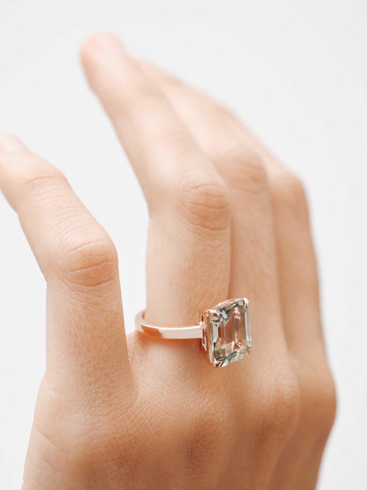 Anillo de plata 925 bañada en oro rosa de 18K con cuarzo verde