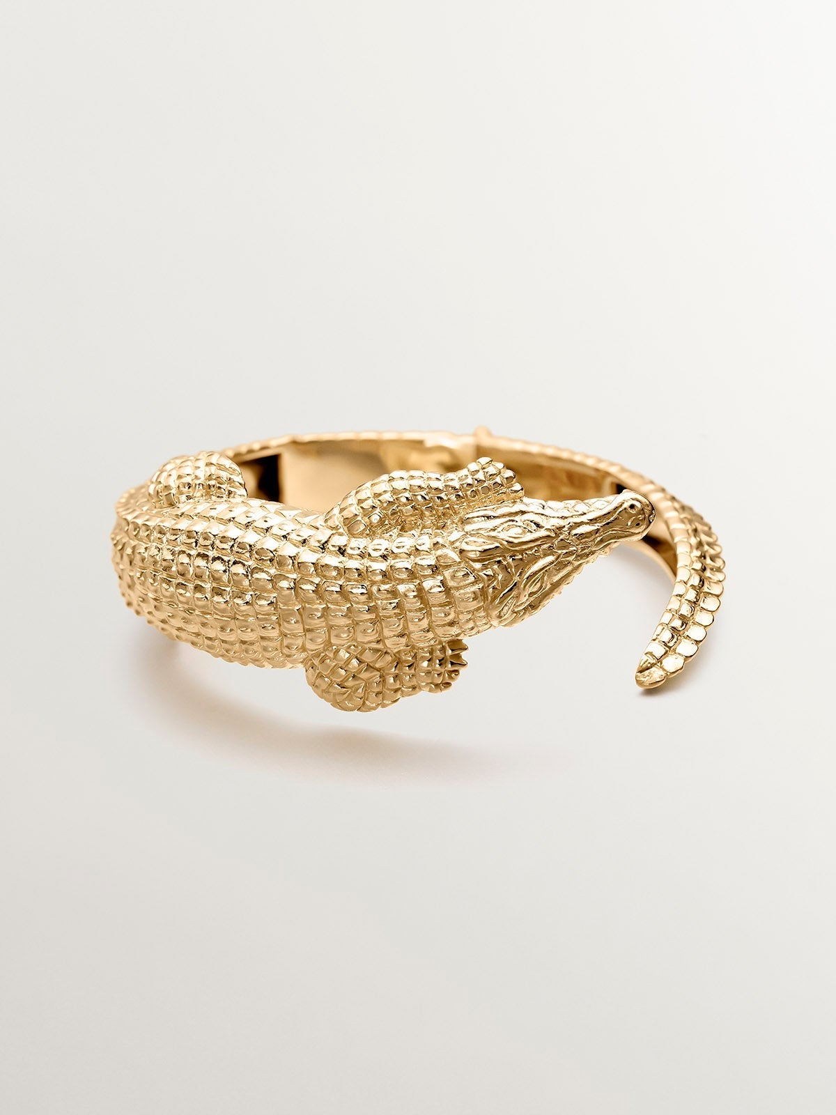 Brazalete de plata 925 bañada en oro amarillo de 18K con forma de cocodrilo
