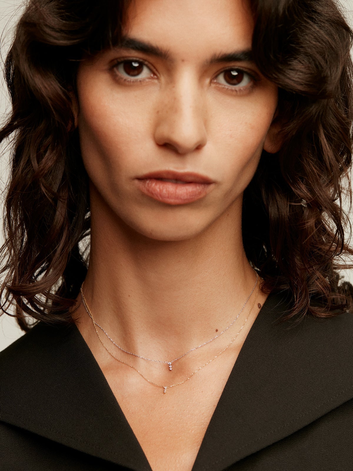 Colgante de oro amarillo de 18K con triple diamante