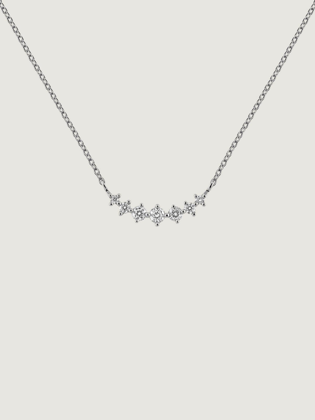Collar de oro blanco de 18K con diamantes