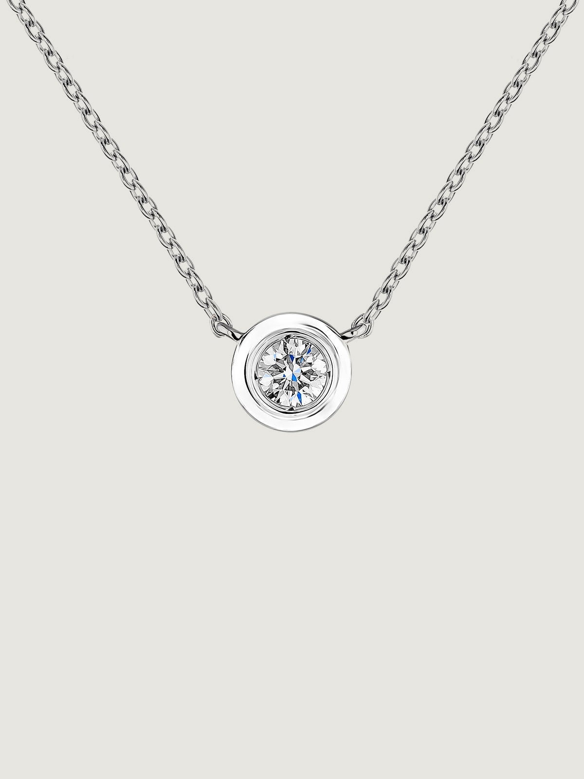 Colgante de oro blanco de 18K con diamante