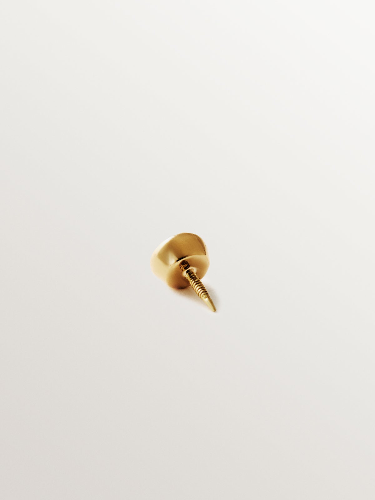 Piercing de oro amarillo de 18K con diamante 0,048 cts
