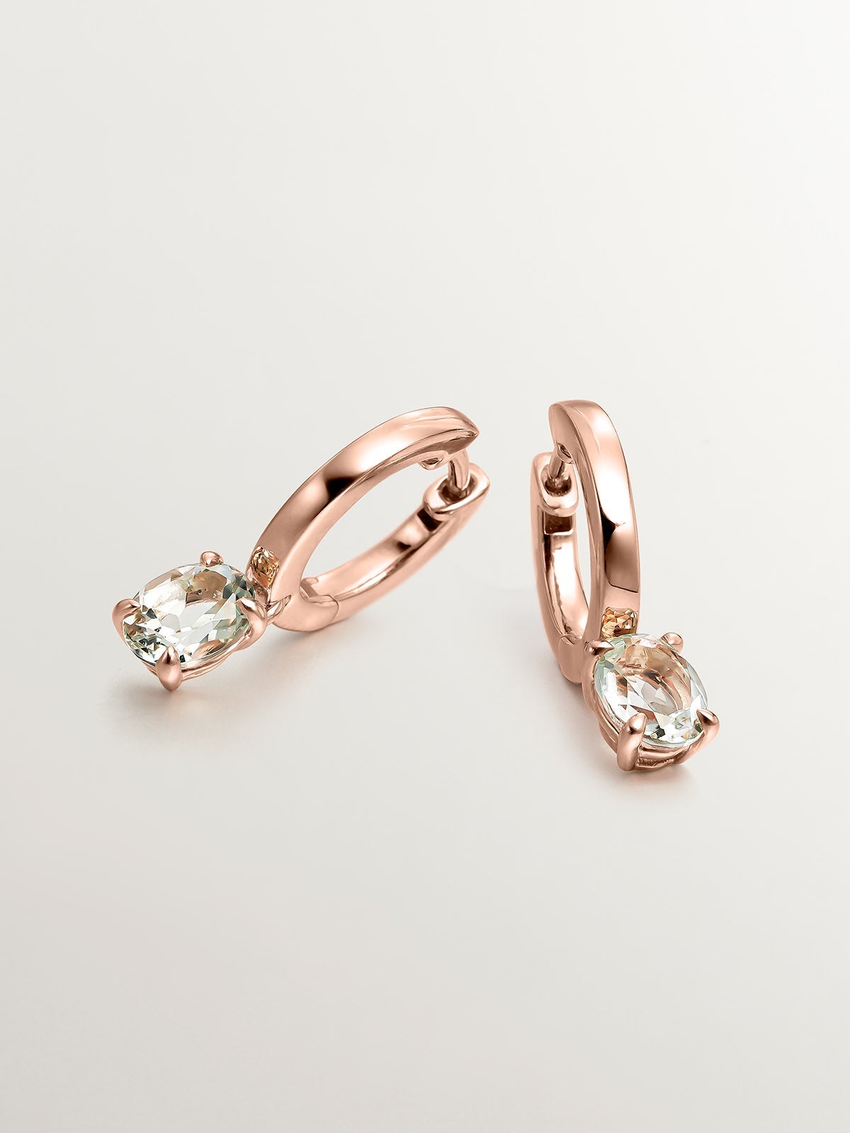 Pendientes de aro pequeños de plata 925 bañada en oro rosa de 18K con cuarzo verde