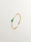 Anillo solitario de oro amarillo de 9K con esmeralda