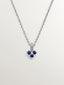 Colgante de oro blanco de 9K con zafiros azules y diamantes