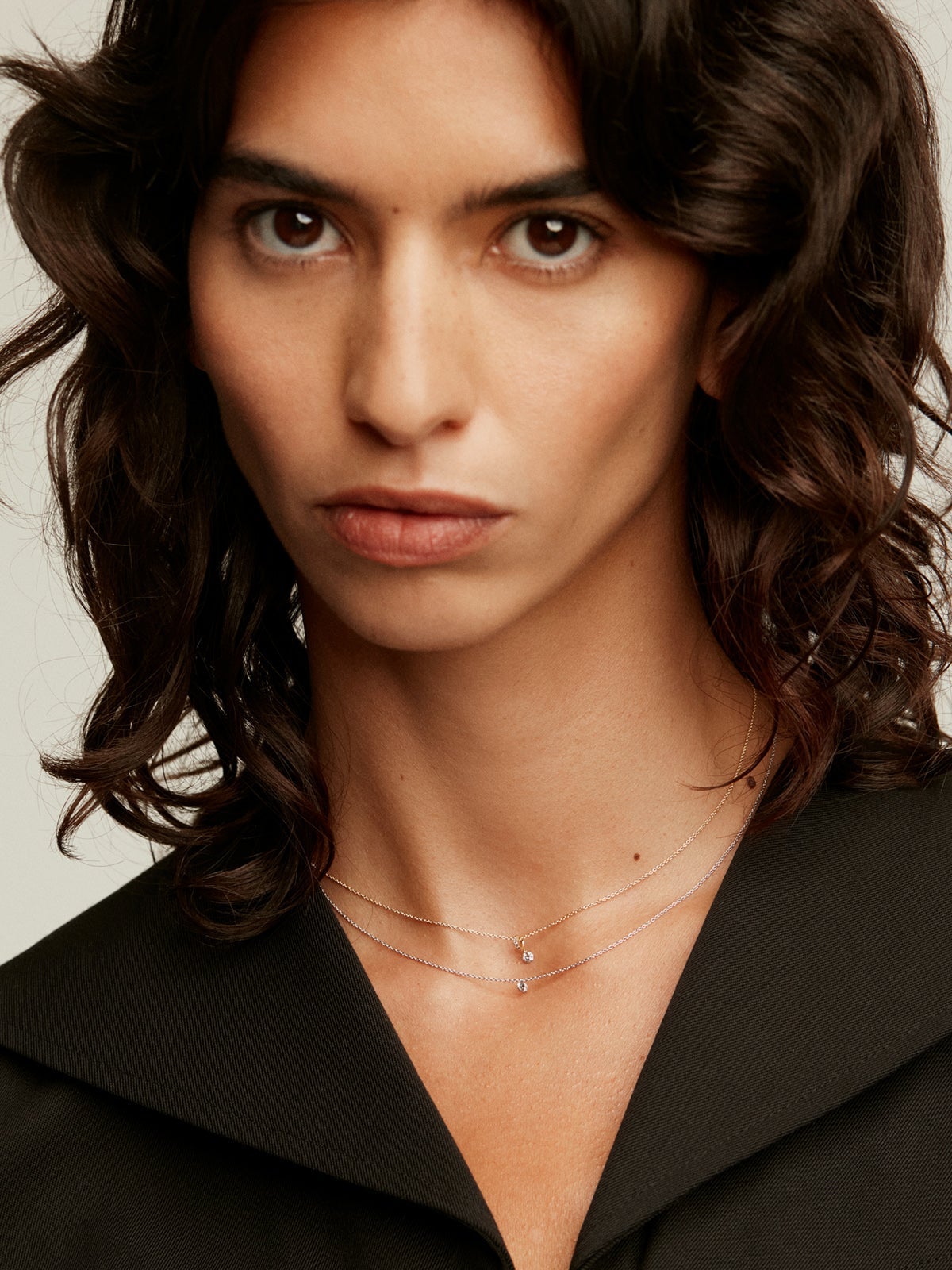 Colgante de oro amarillo de 18K con diamantes en talla brillante con un total de 0,095 cts