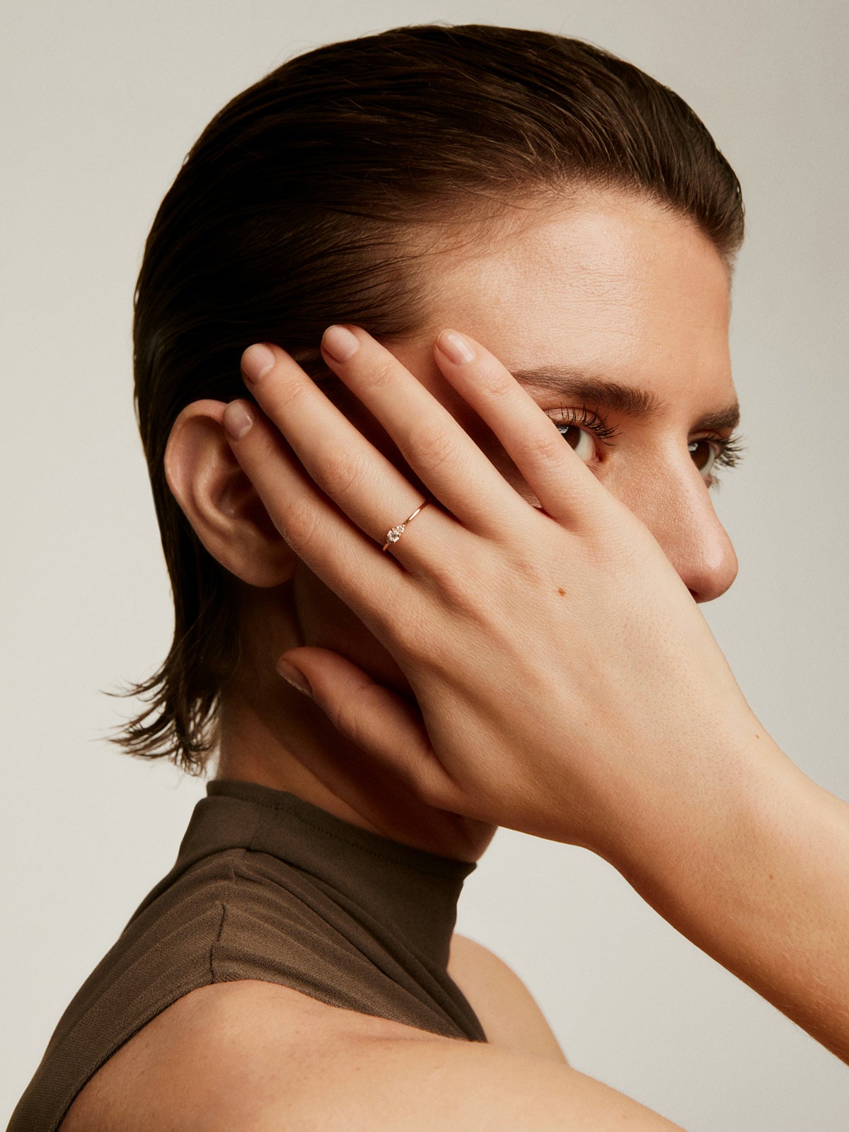 Anillo de oro rosa de 18K con diamantes