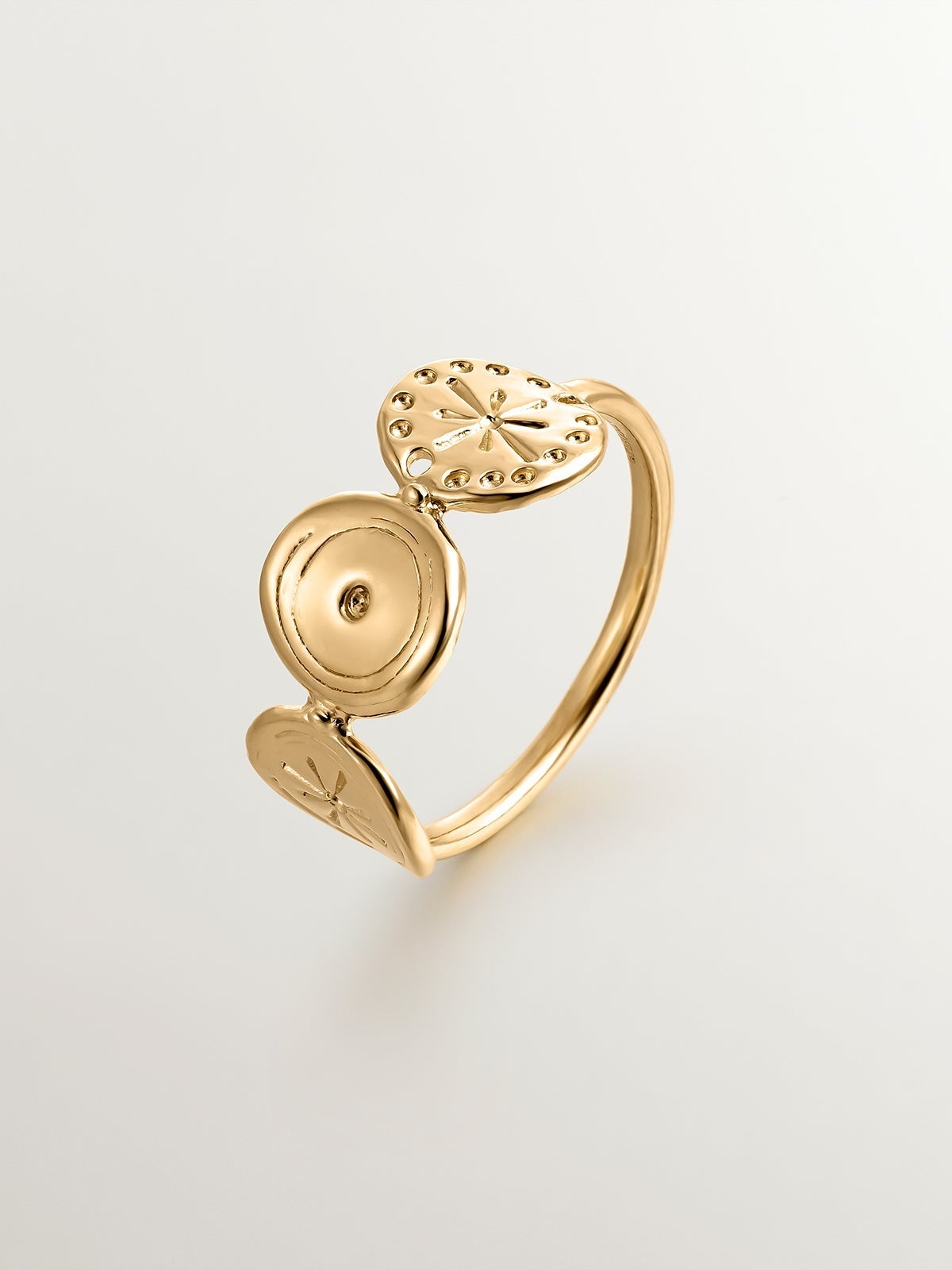 925 Silver ring bathed in 18K yellow gold with ethnic motifs