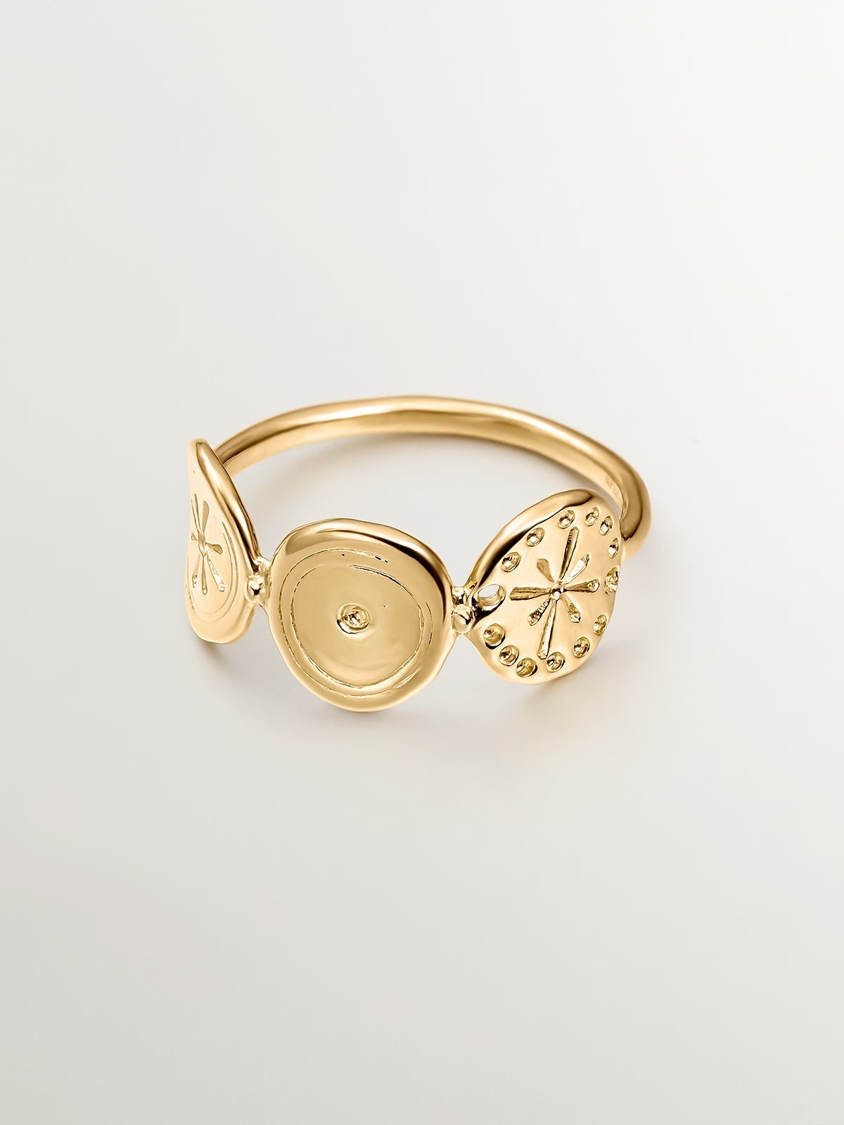 Anillo de plata 925 bañada en oro amarillo de 18K con motivos étnicos