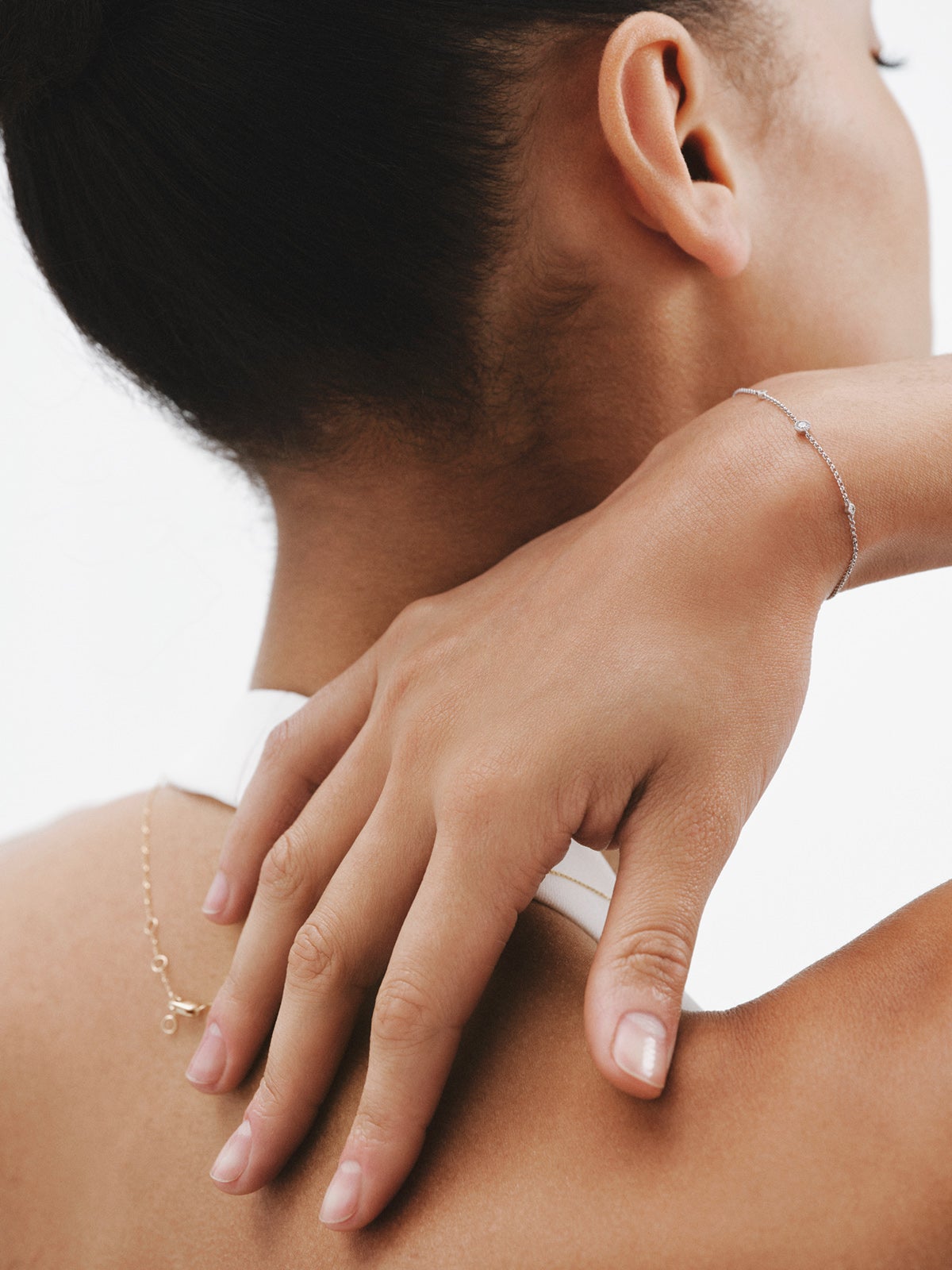 Pulsera de oro blanco de 18K con diamante ISI2 0,097 cts