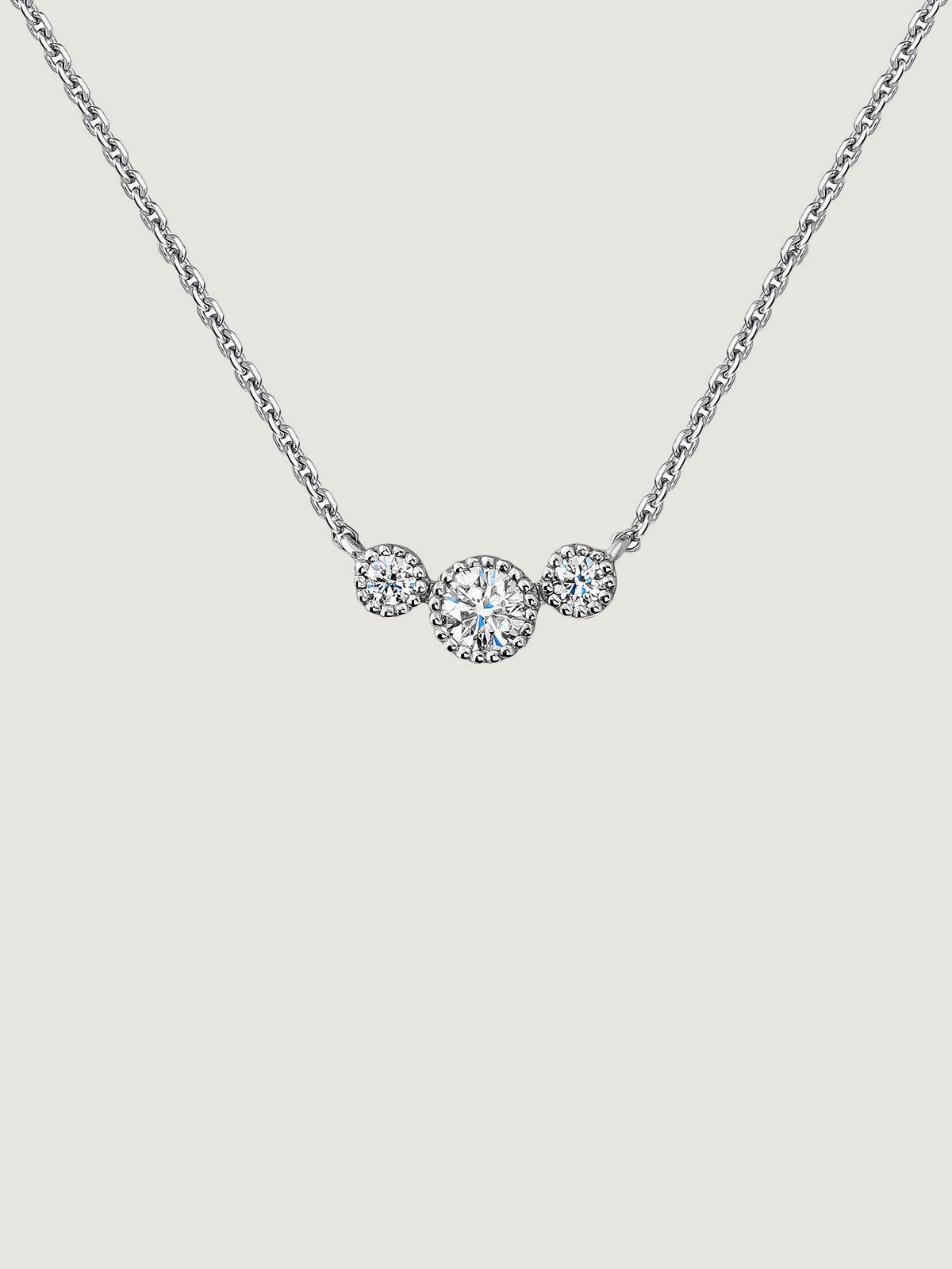 Colgante de oro blanco de 9K con triple diamante 0,097 cts