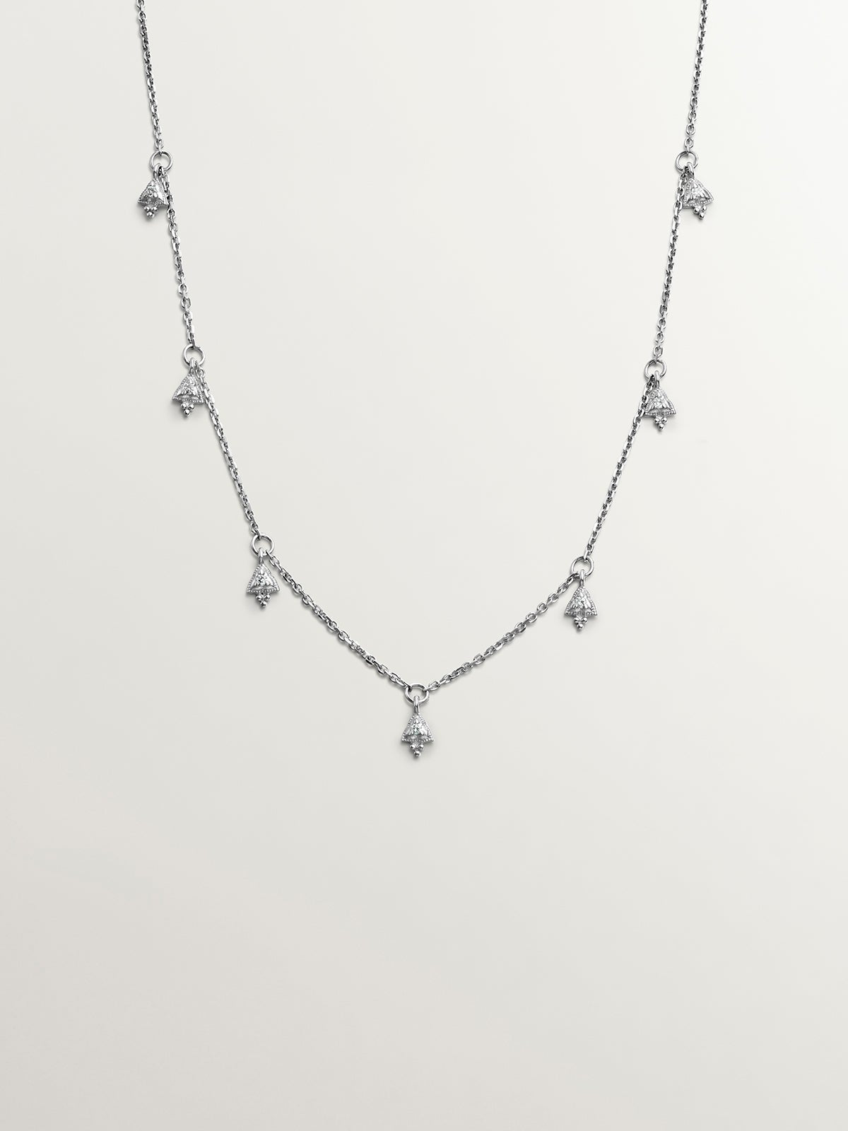 Colgante de oro blanco de 9K con rombos