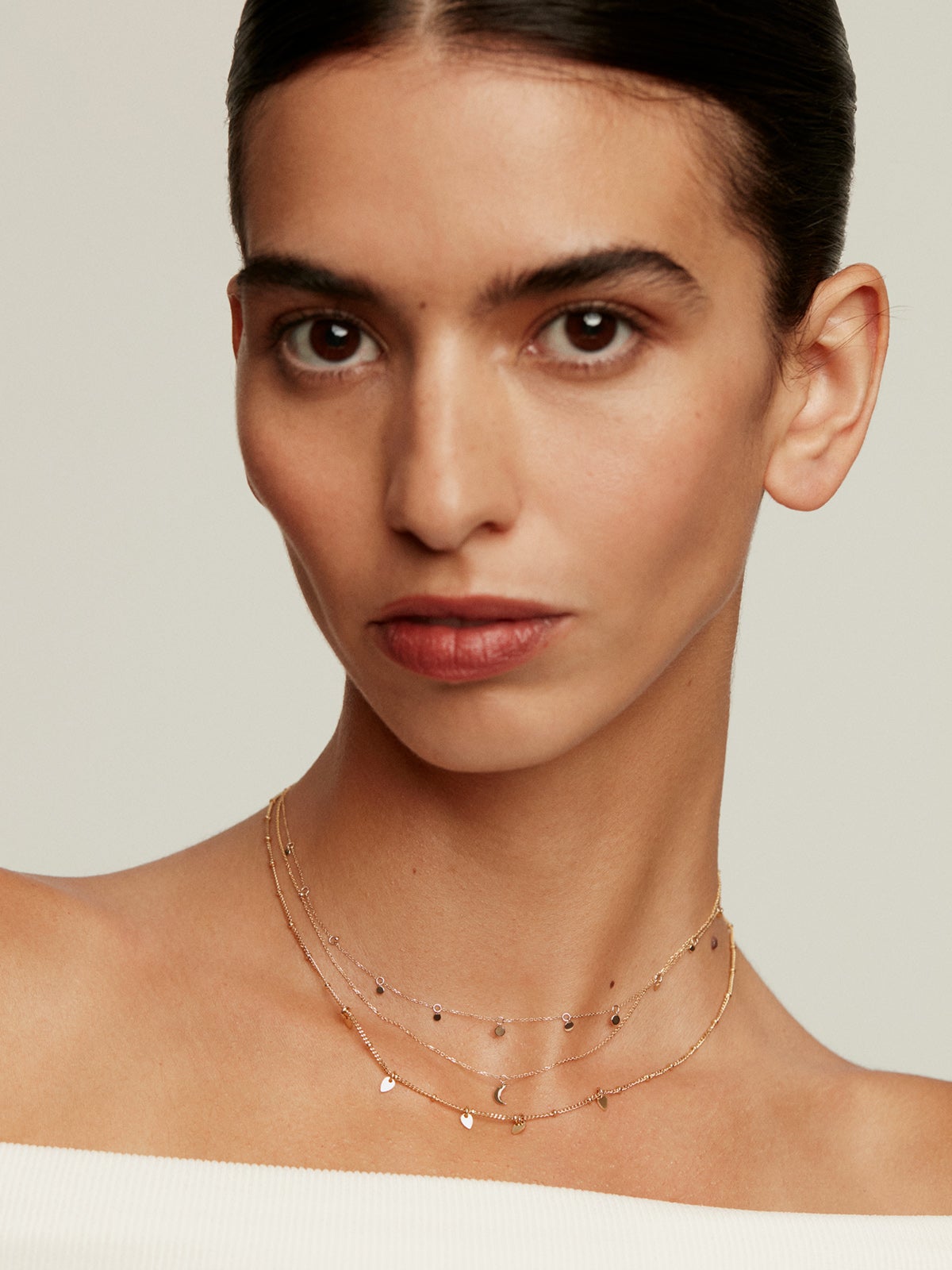 Collar de oro amarillo de 9K con esferas