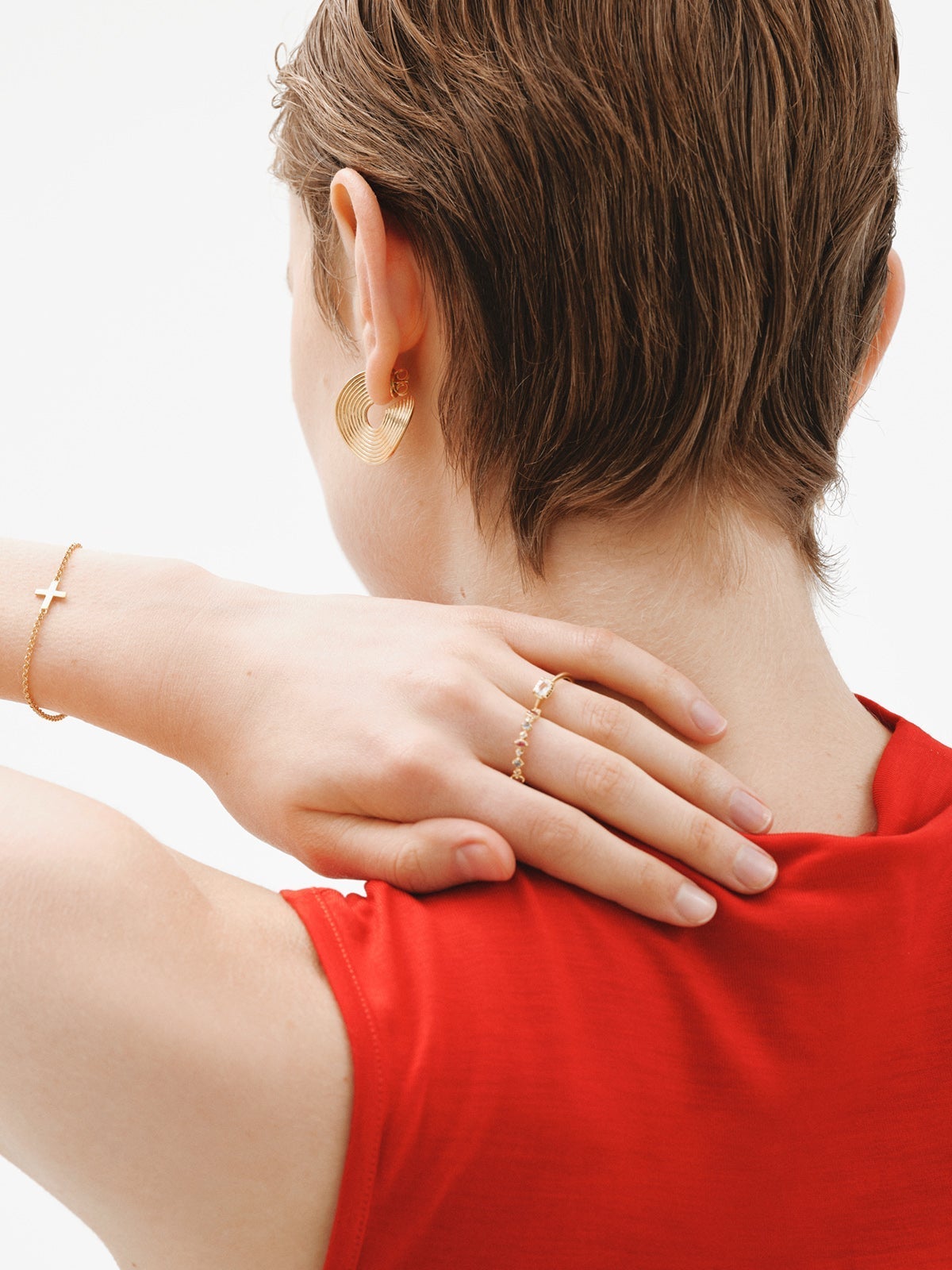 Anillo de plata 925 bañada en oro amarillo de 18K con topacios y rodolitas