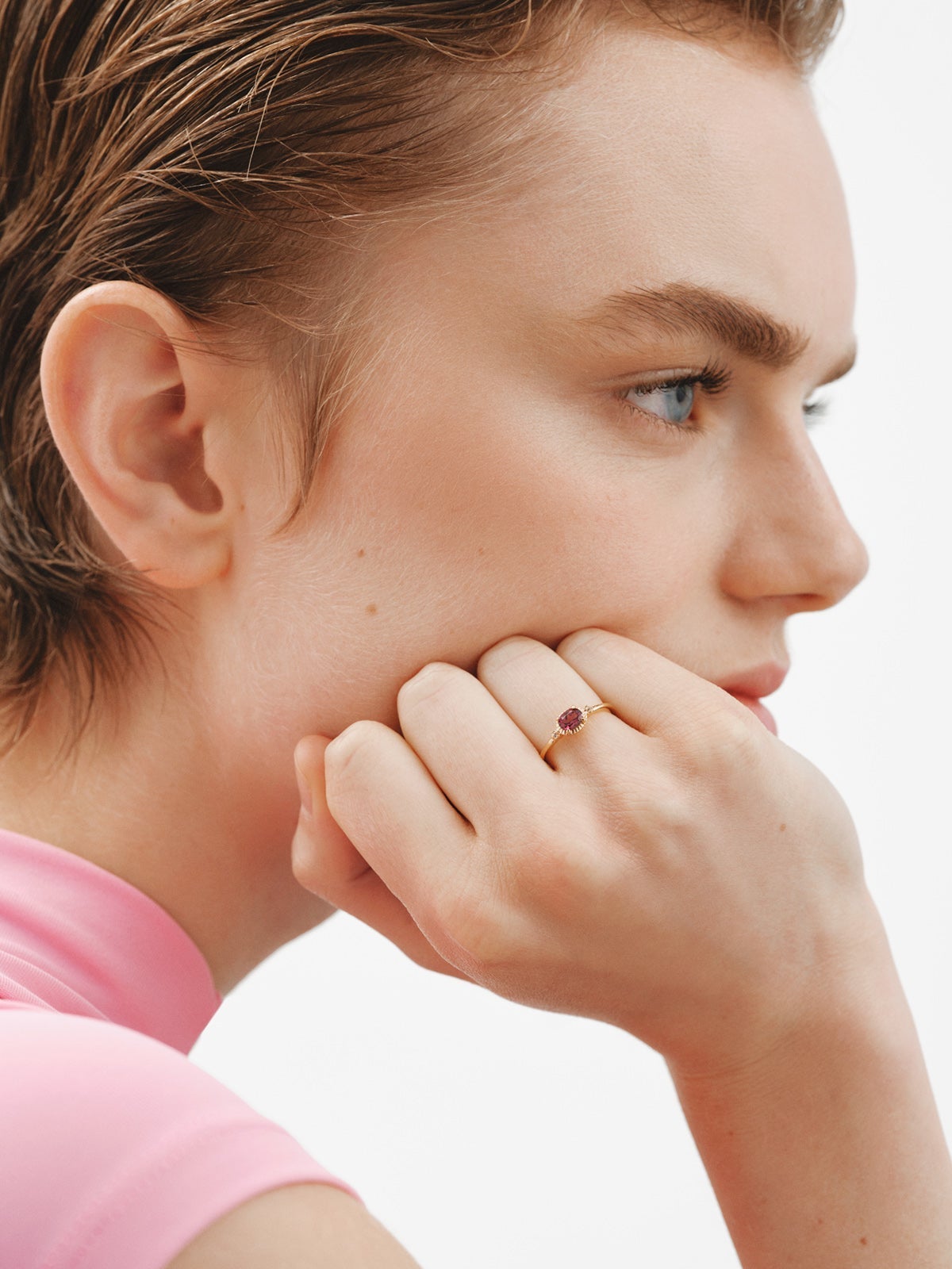 Anillo de plata 925 bañada en oro amarillo de 18K con rodolita y topacios