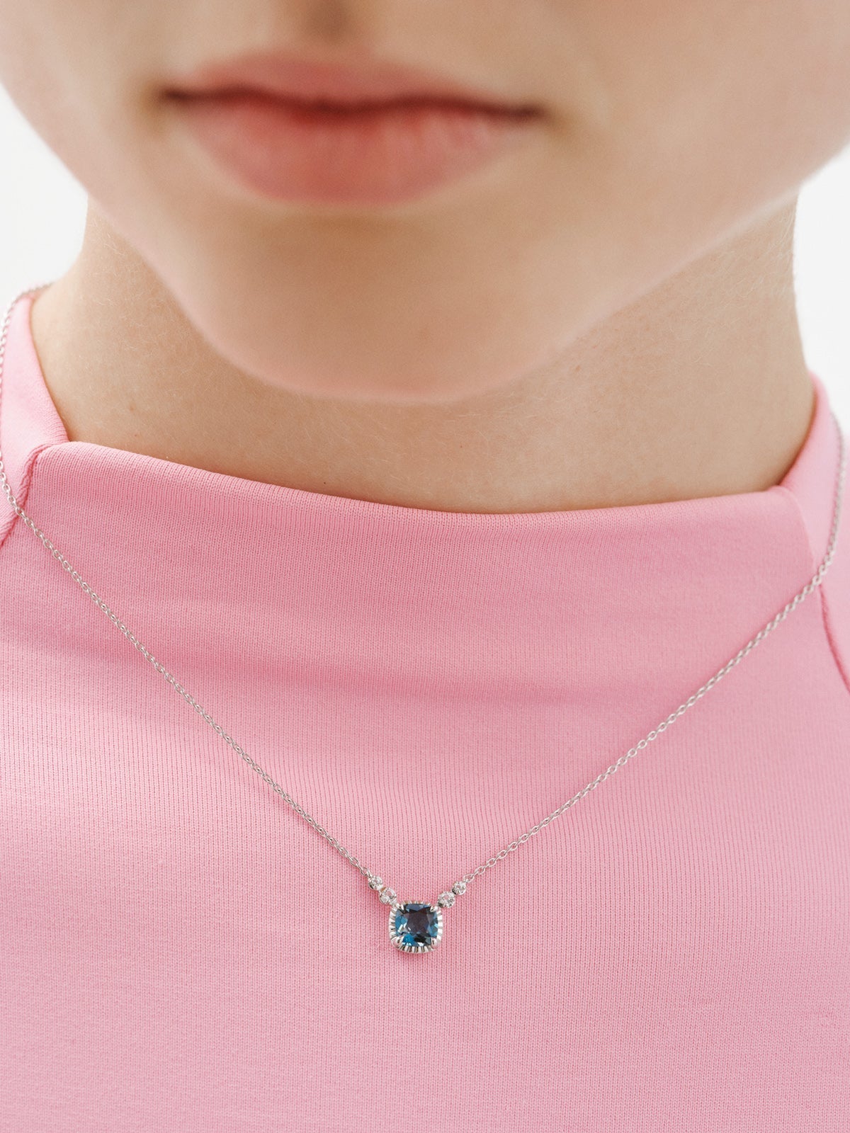 Colgante de plata 925 con topacios azul london y blancos