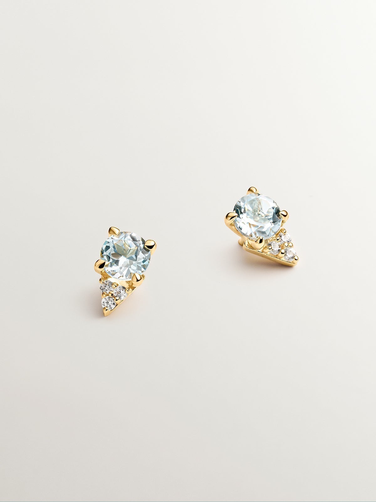 Pendientes Pequeños De Plata De Ley 925 Chapados En Oro Amarillo Con Circonita. ¡Los Brillantes Que Nunca Fallan! (5 Mm)