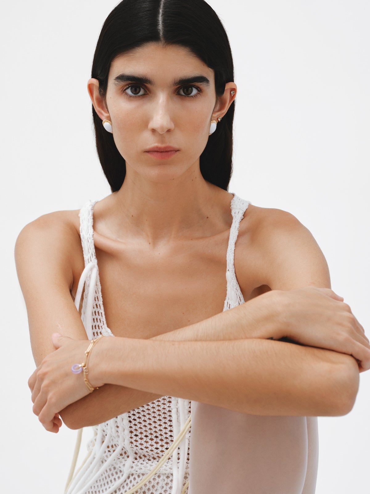 Pendientes de plata 925 bañada en oro amarillo de 18K con topacios azul sky y zafiros blancos