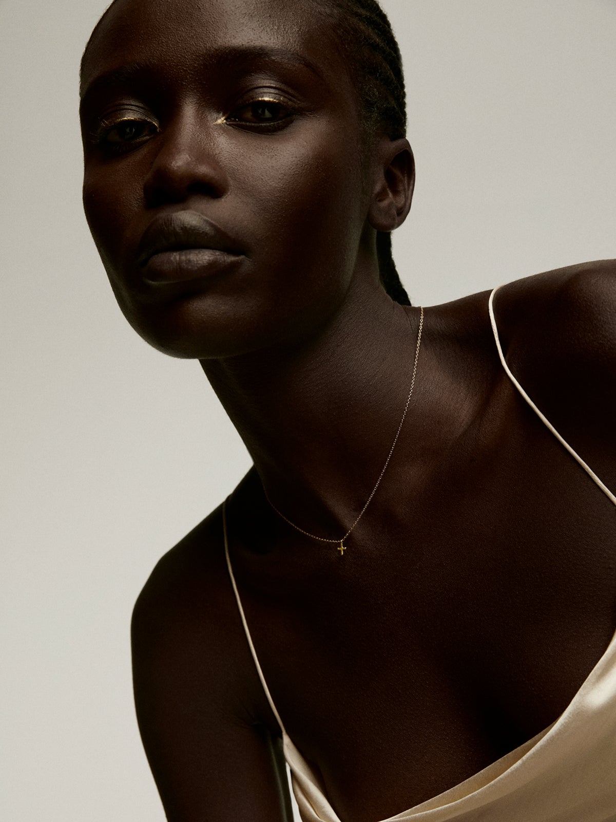 Colgante de plata 925 bañada en oro amarillo de 18K con cruz