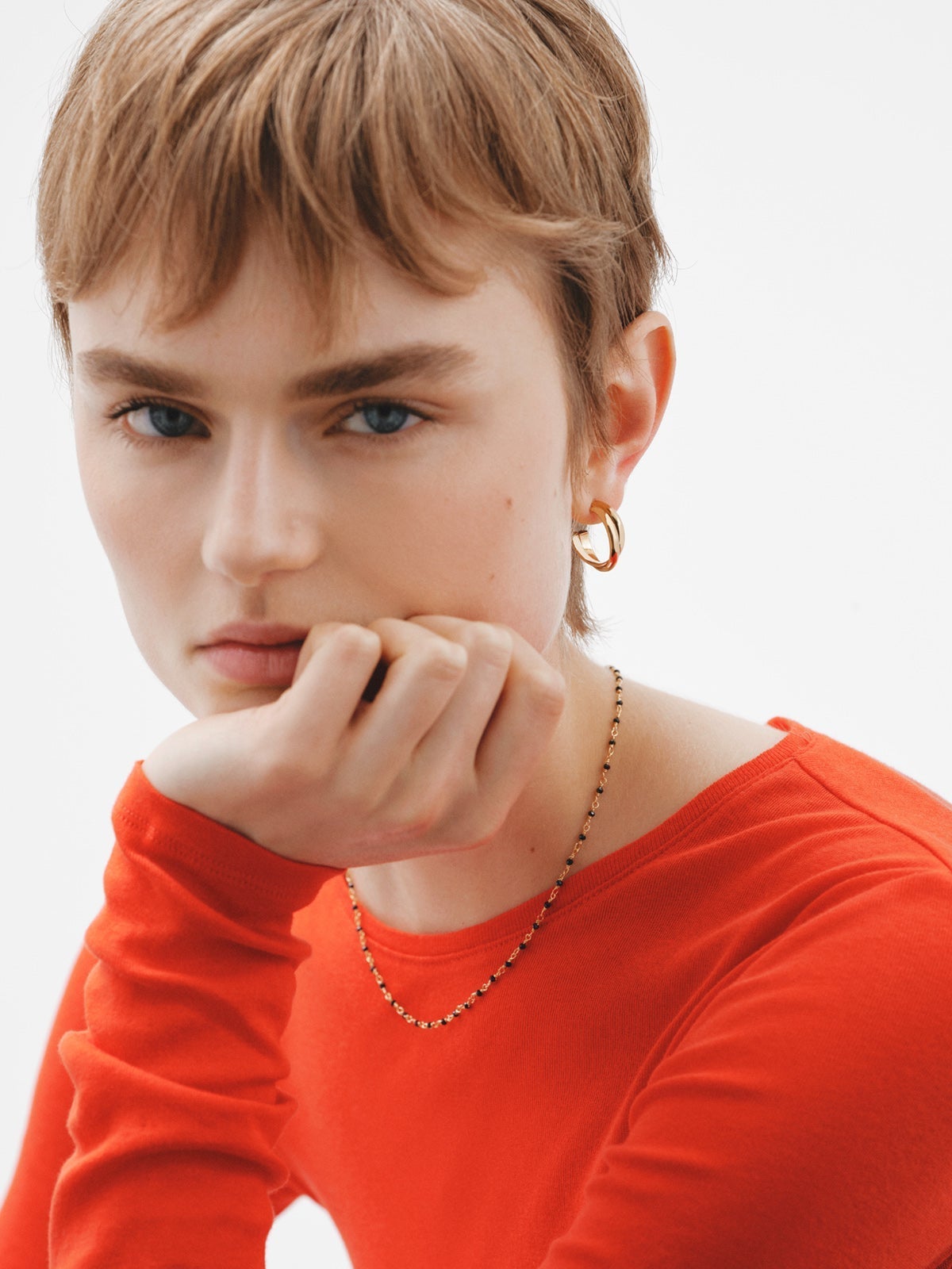 Cadena de plata 925 bañada en oro amarillo 18K con espinelas negras