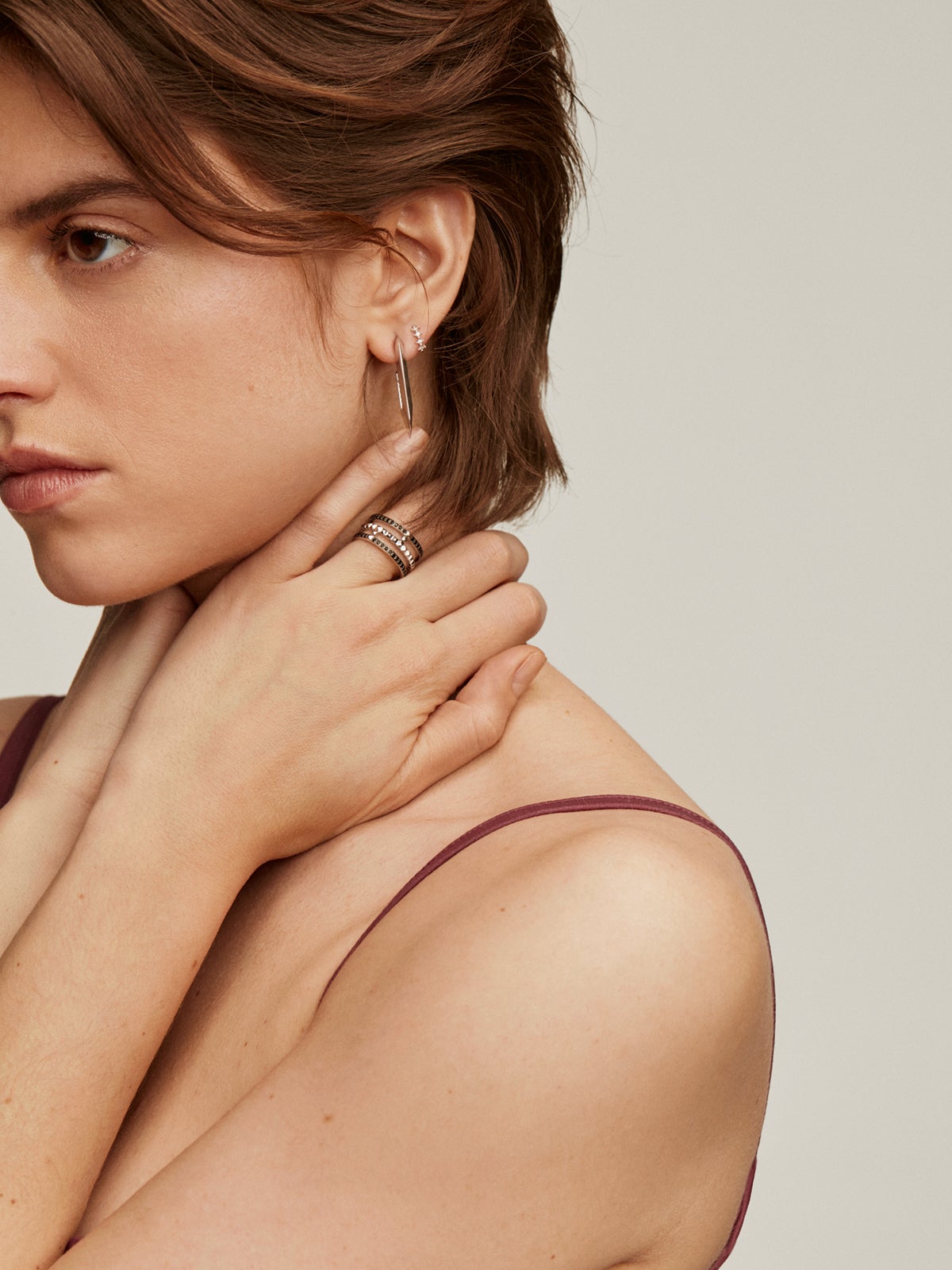 Anillo triple de plata 925 con textura y espinelas negras