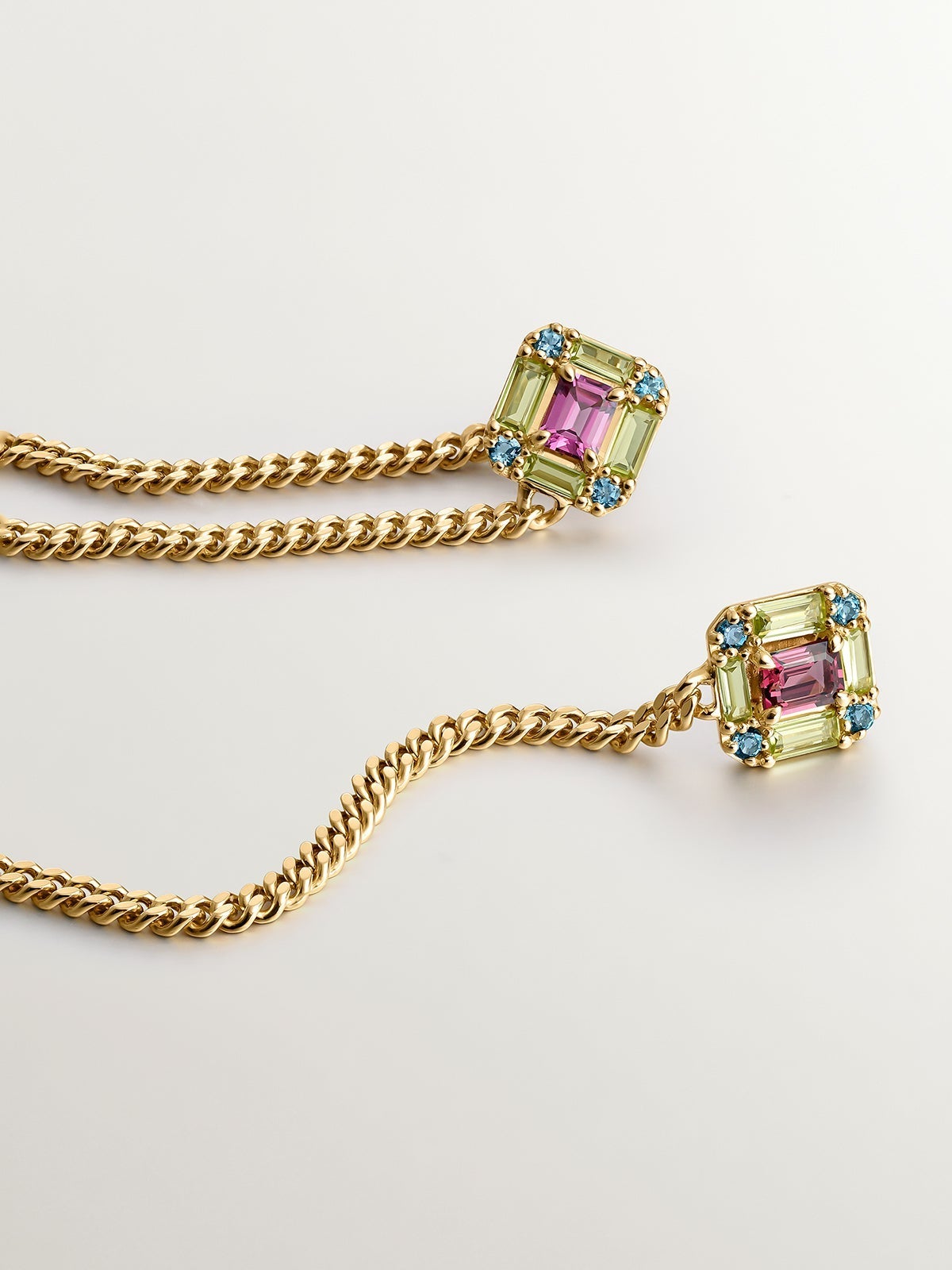 Pendientes largos cadena de plata 925 bañada en oro amarillo de 18K con peridotos, topacios y rodolitas