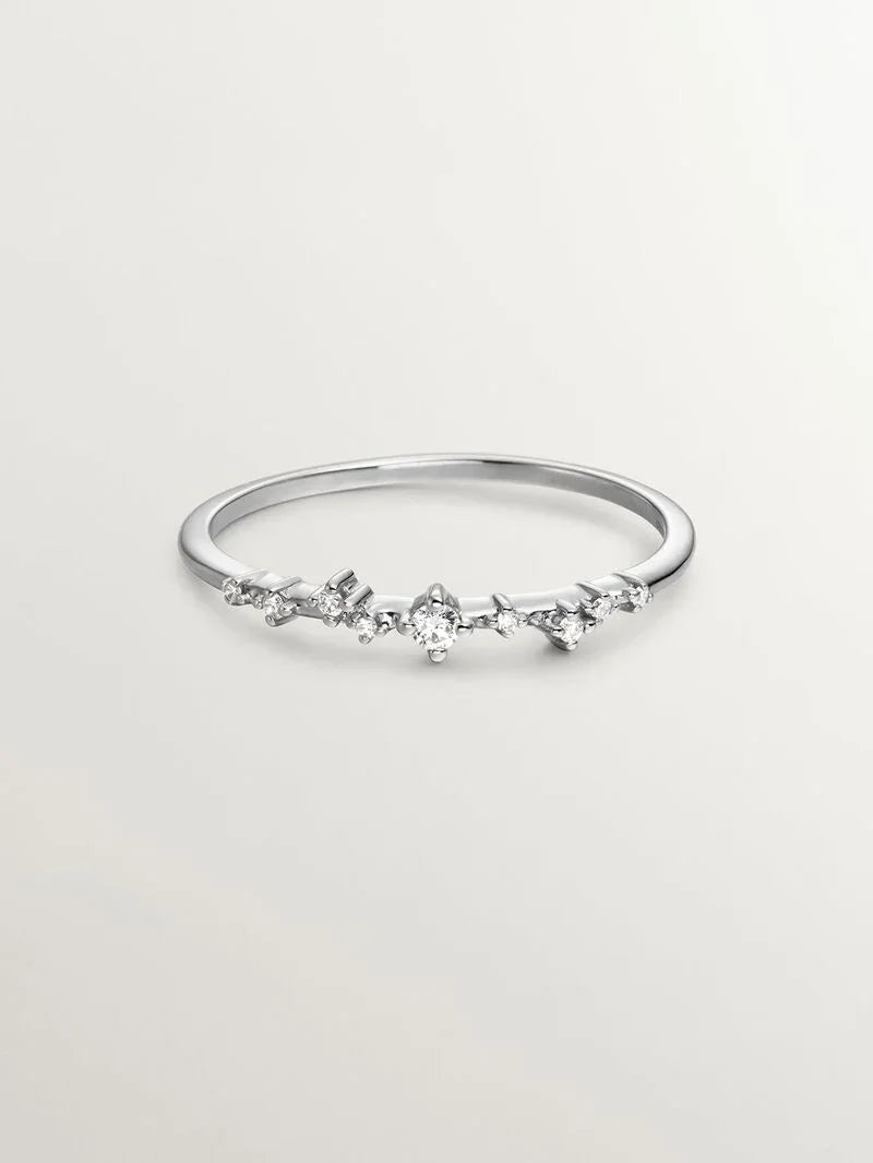 Anillo de oro blanco de 18K con diamantes