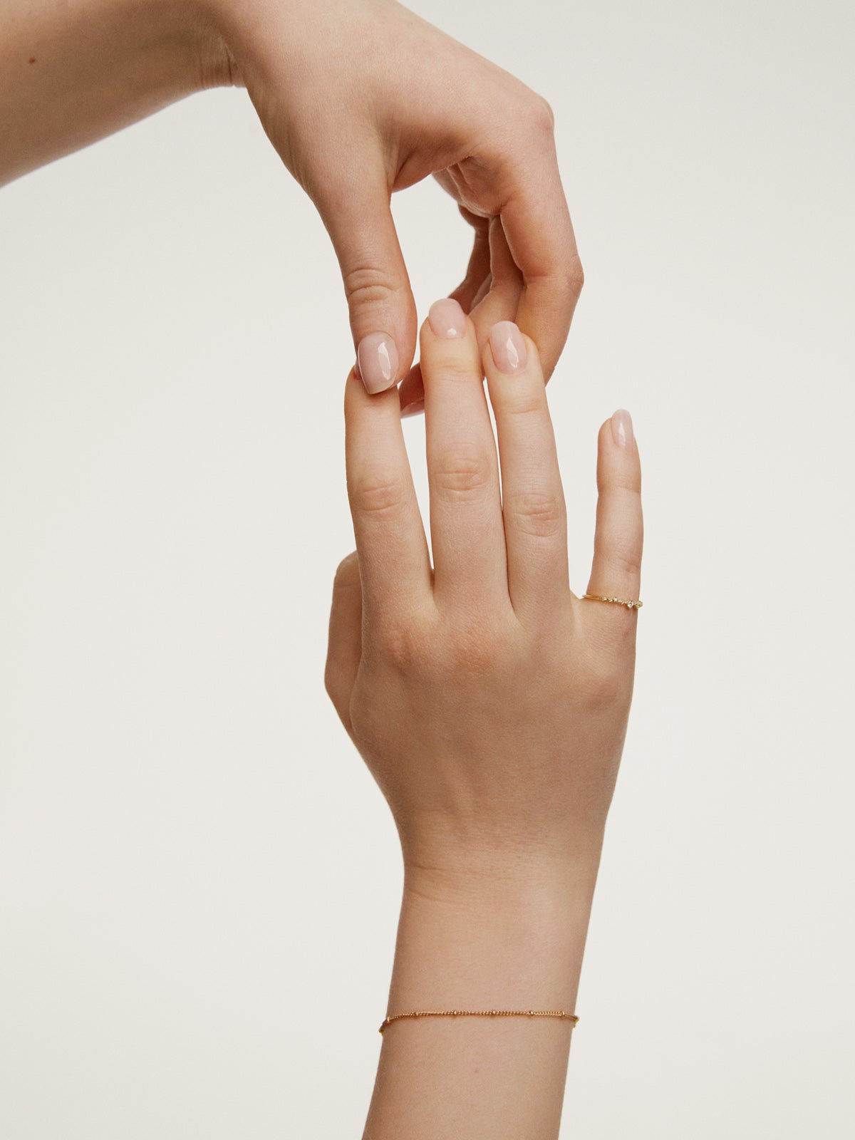Anillo de oro amarillo de 9K con diamantes