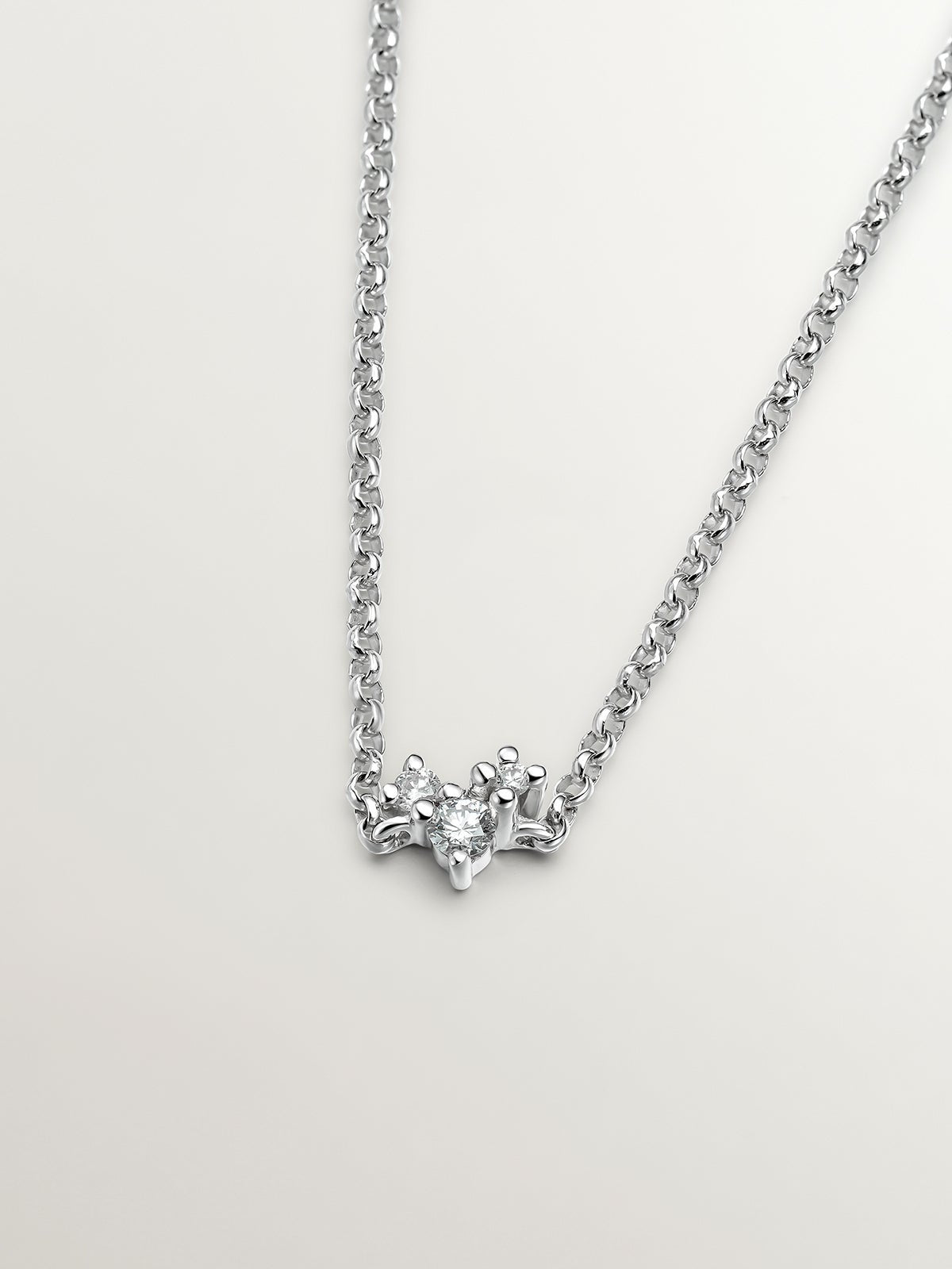 Pulsera de eslabones rolo de oro blanco de 9K con 3 diamantes