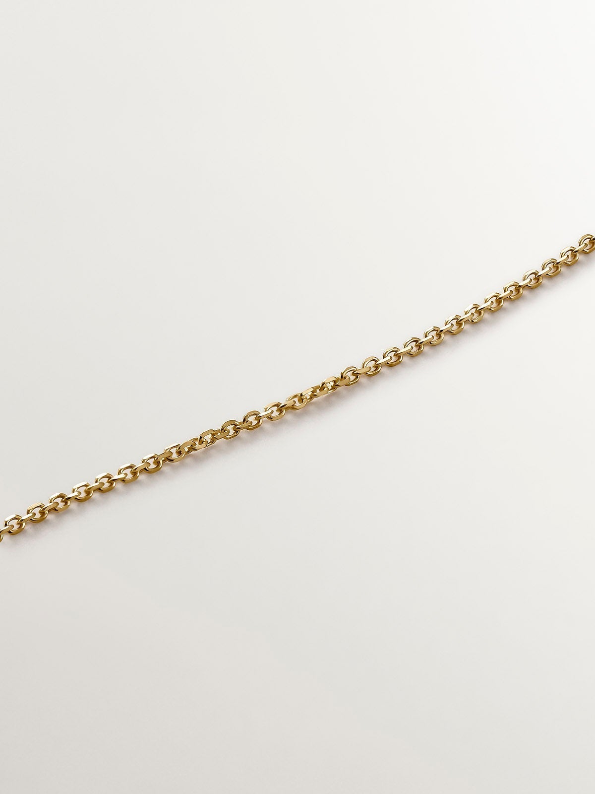 Cadena de oro amarillo de 9K con cruz