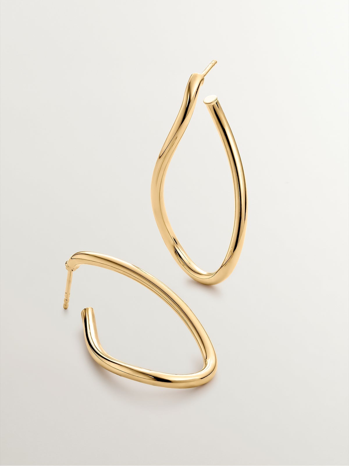 Pendientes de aro ondulados grandes de plata 925 bañada en oro amarillo de 18K
