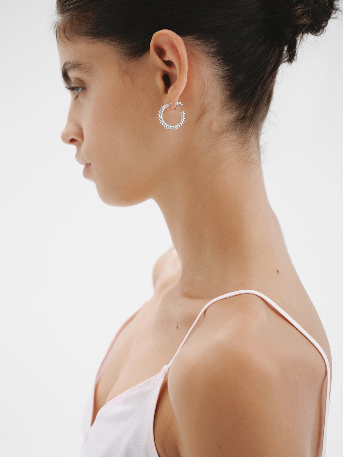 Pendientes de aro medianos de plata 925 con acabado en relieve