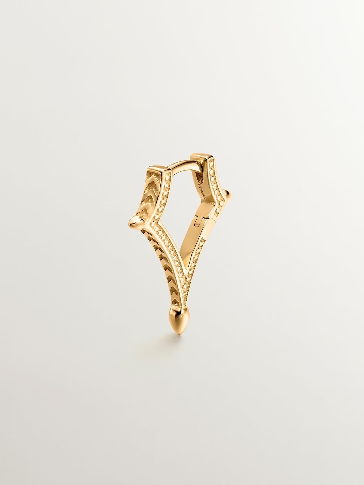 Pendiente individual de oro amarillo de 9K con forma de rombo