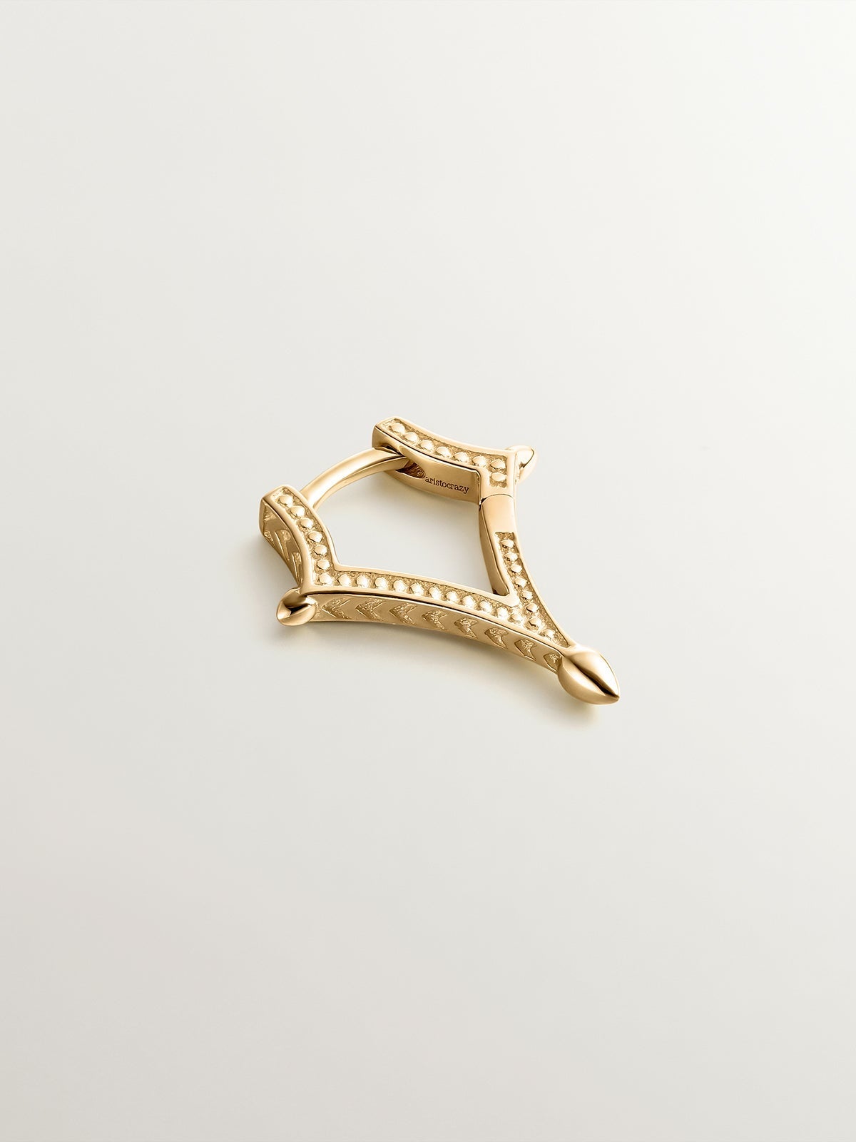 Pendiente individual de oro amarillo de 9K con forma de rombo