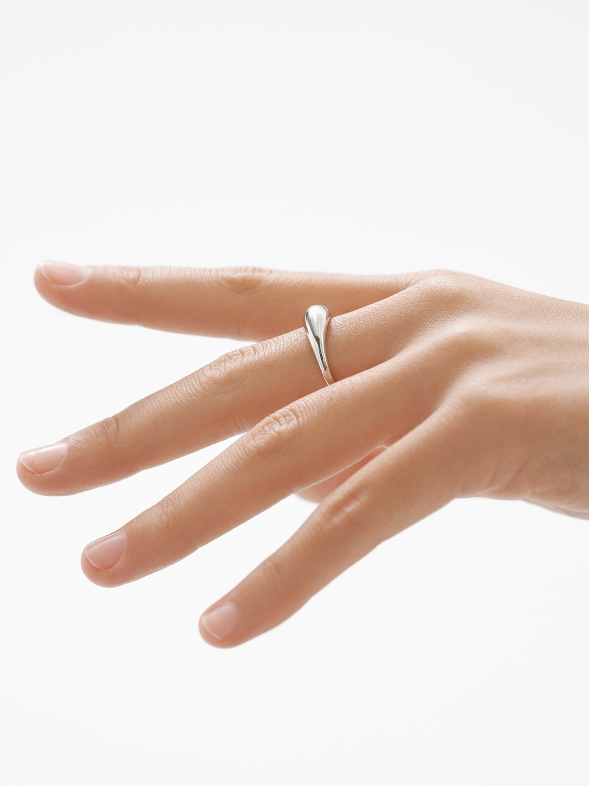 Anillo abombado de plata 925