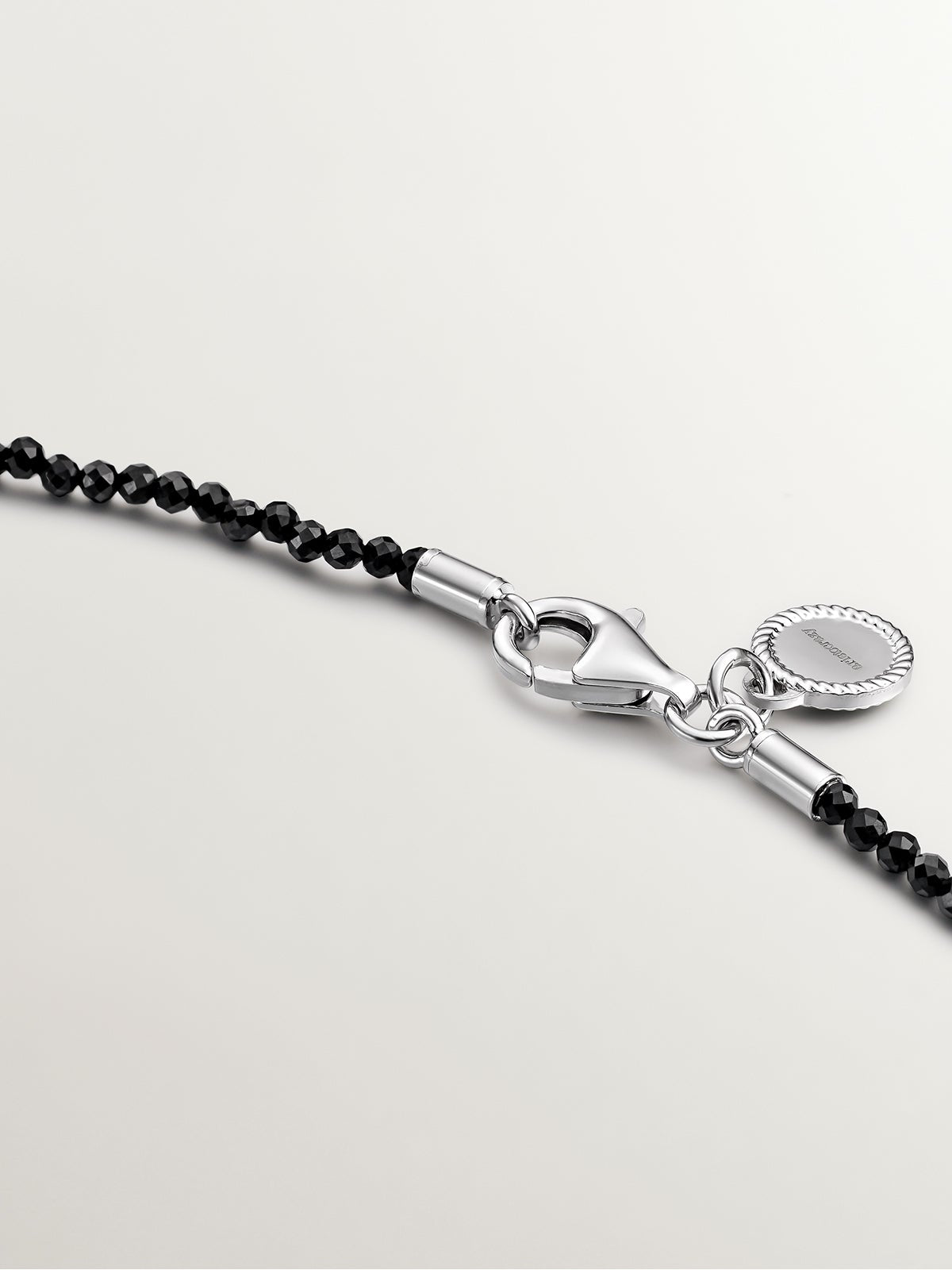 Collar de plata 925 con bolitas de espinelas negras