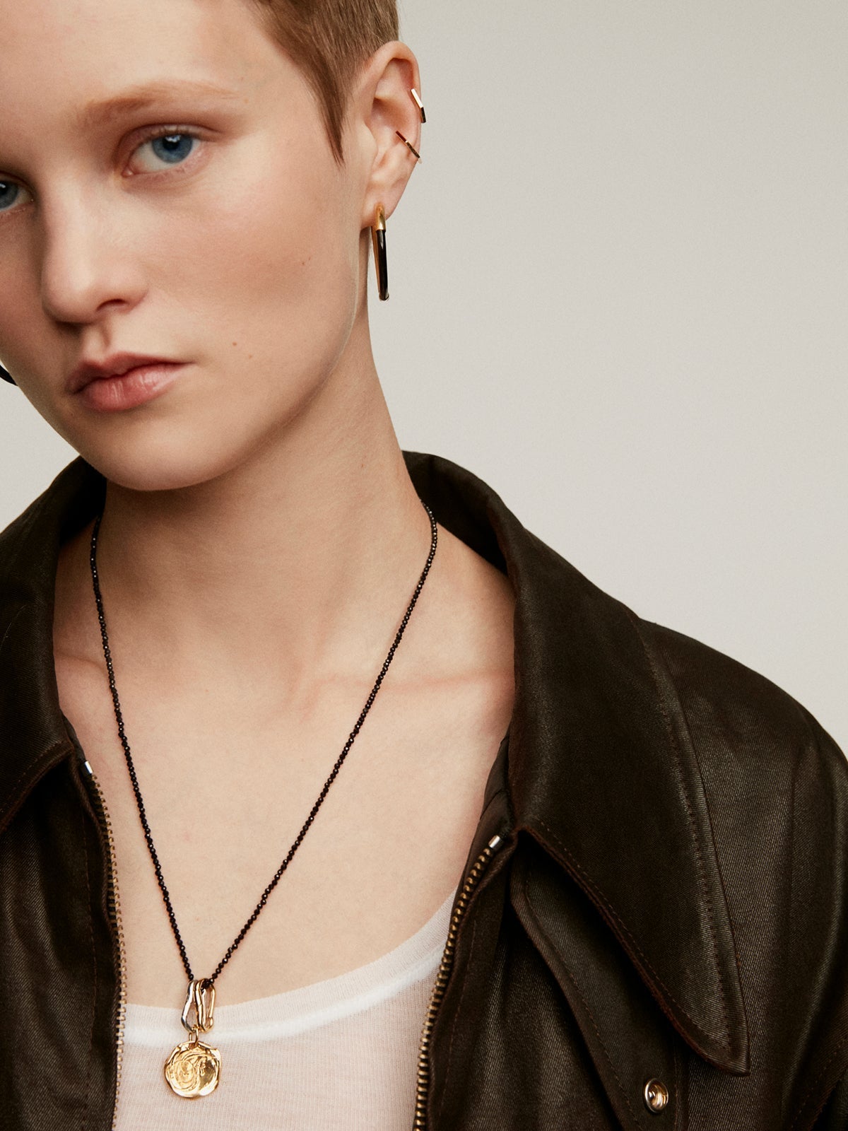 Collar de plata 925 con bolitas de espinelas negras